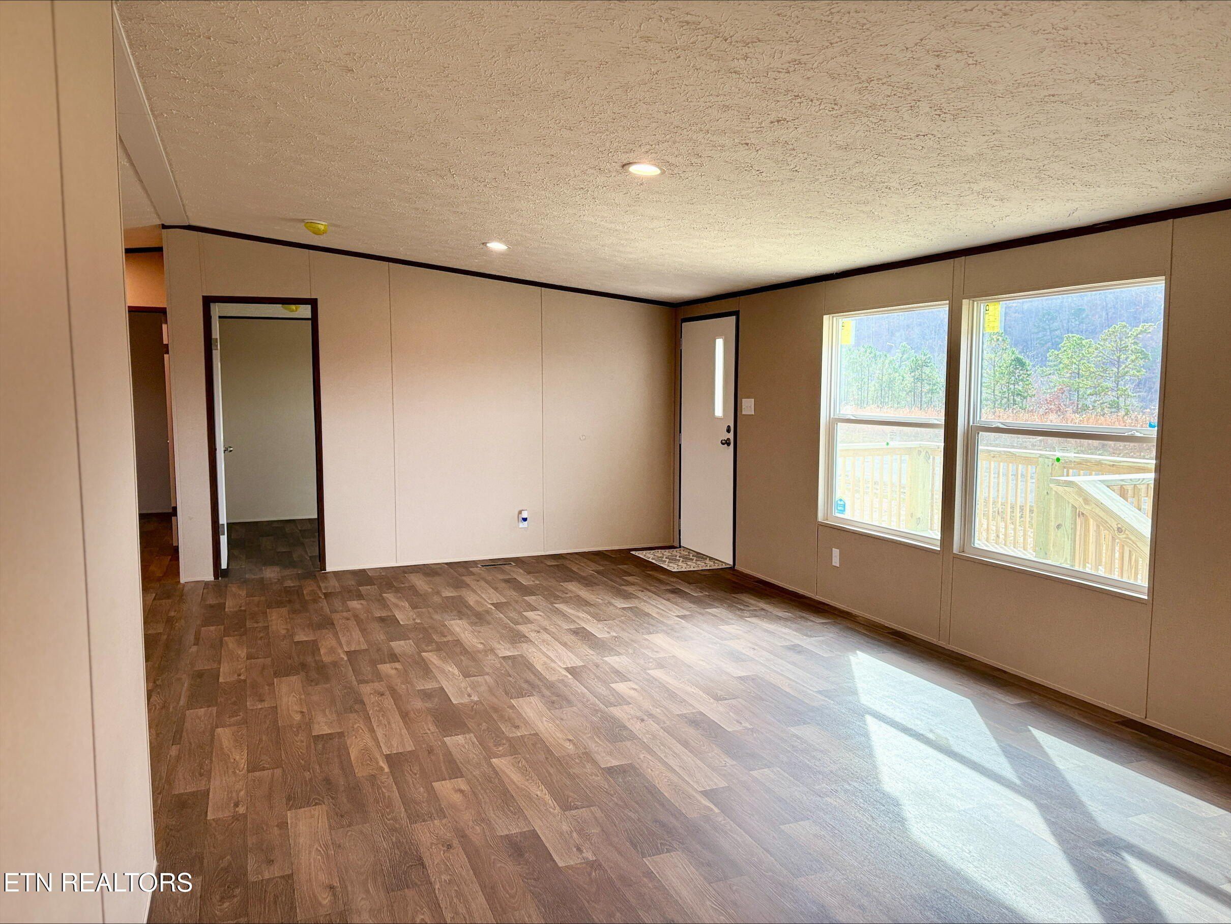 564 Quail Run Lane. Lafollette, TN 37766