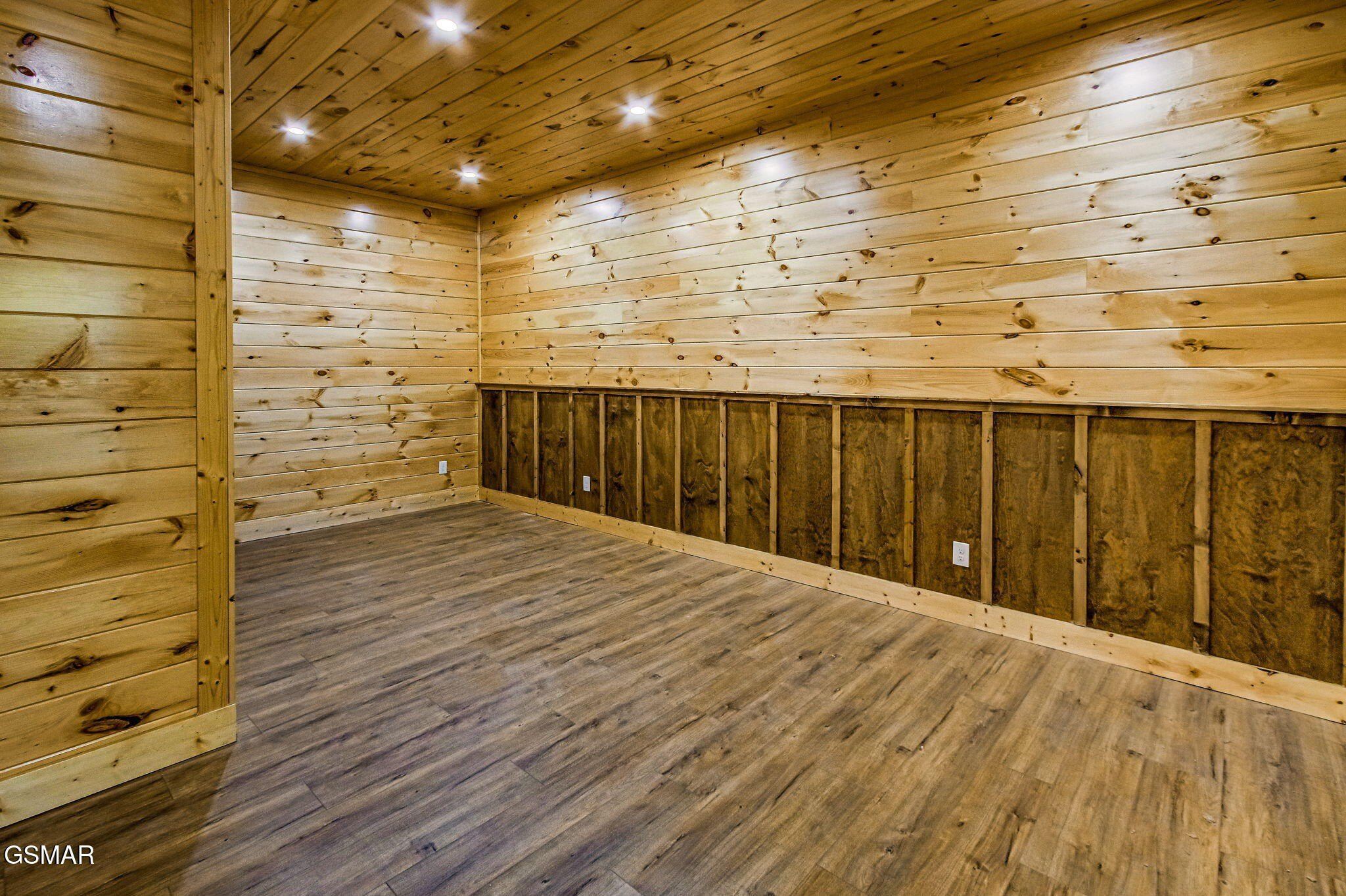 1821 Pinestand Rdg Way. Pigeon Forge, TN 37862