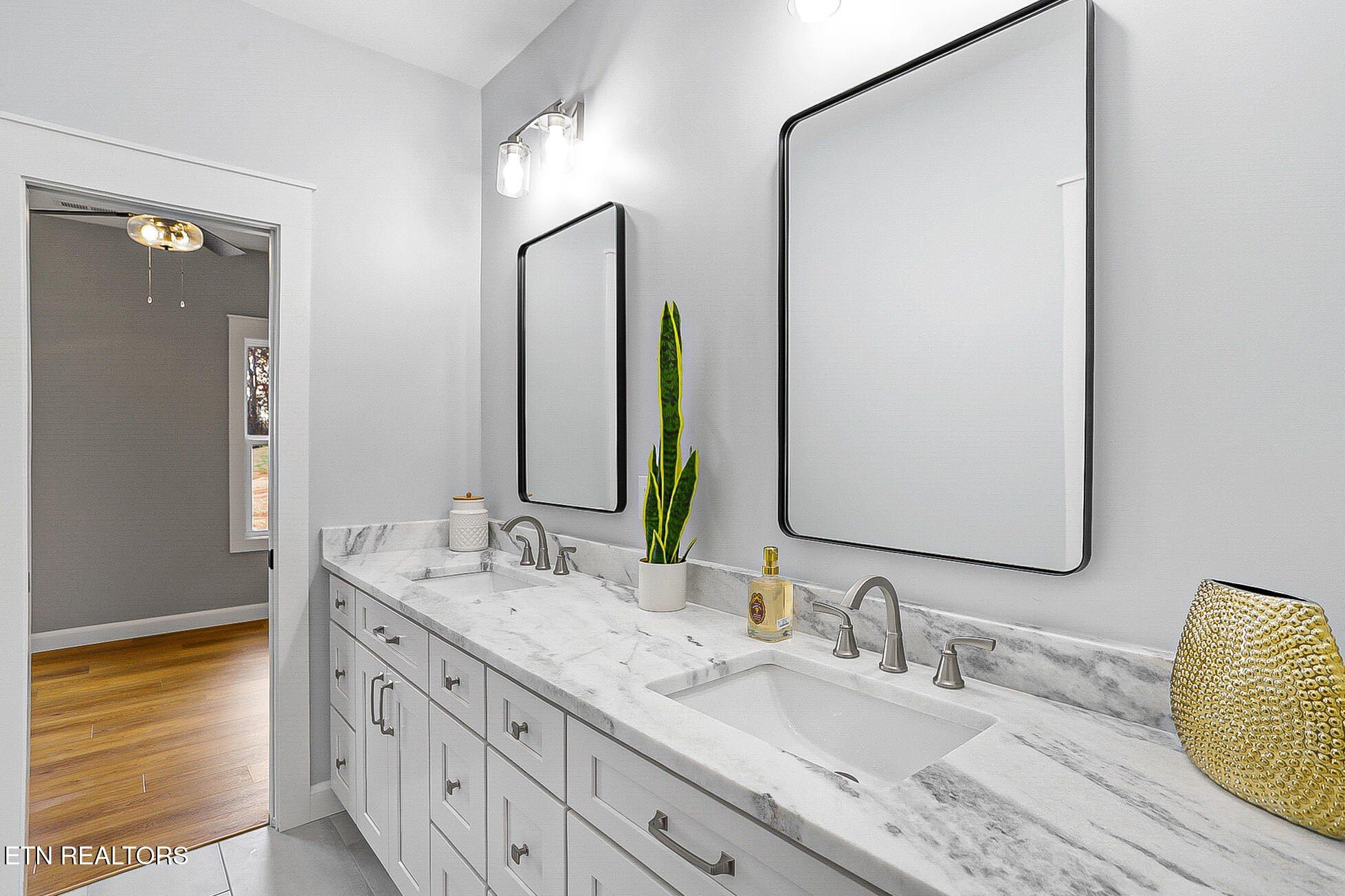 5555 J Riley W Drive. Greenback, TN 37742