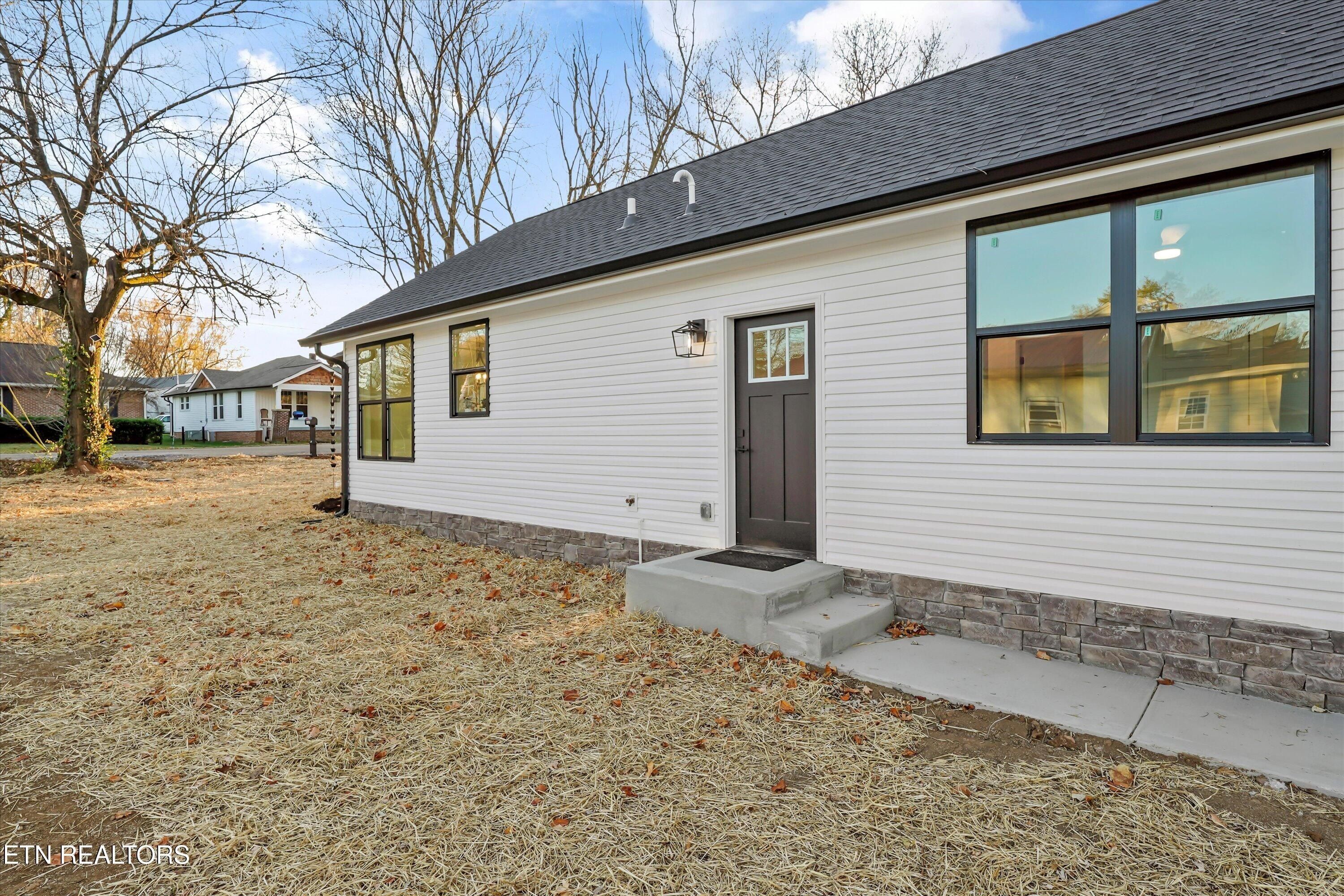 1117 Hiawassee Ave. Knoxville, TN 37917