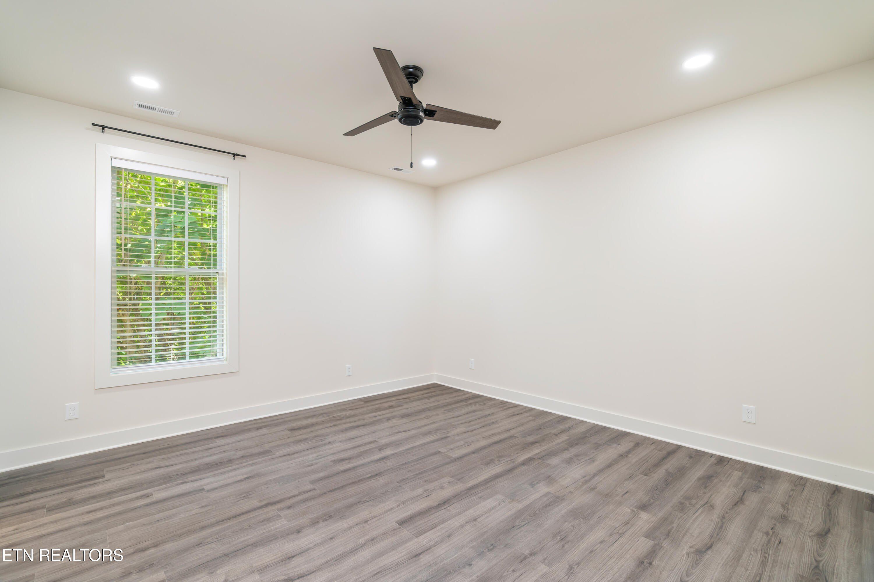 Rogers St. Clinton, TN 37716