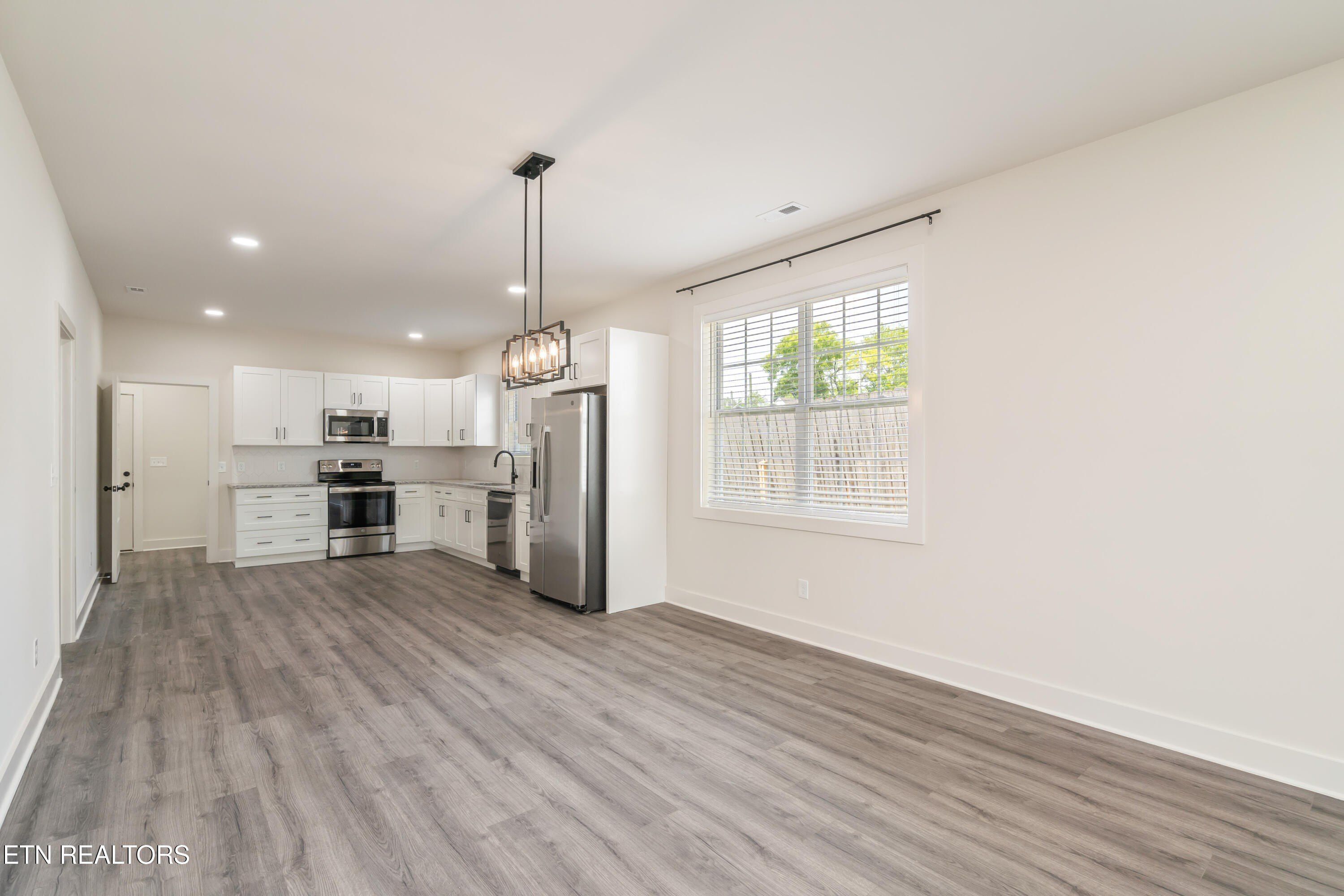 521 Clifty St. Harriman, TN 37748