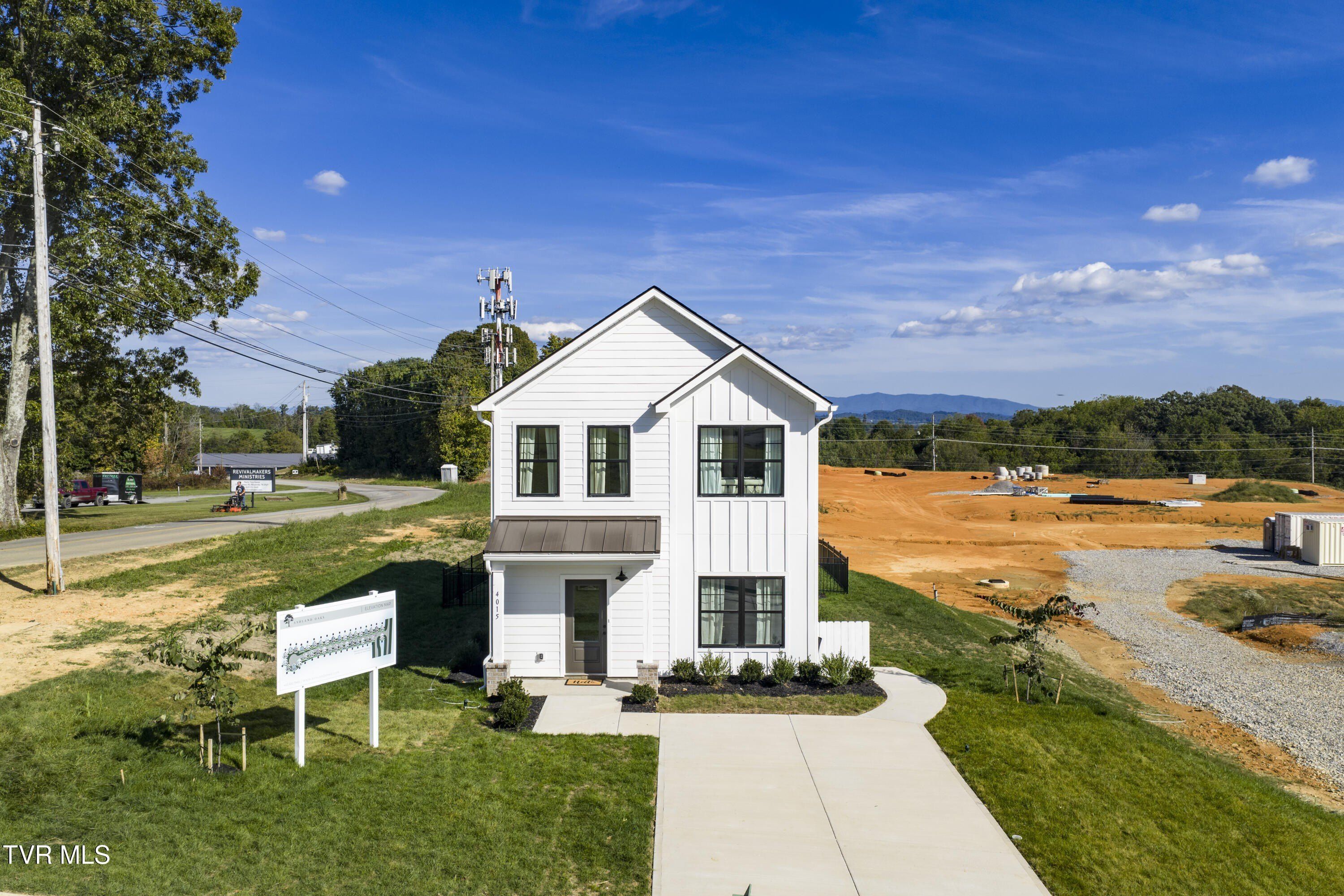 4237 Gambrel Oaks Street. Blountville, TN 37617