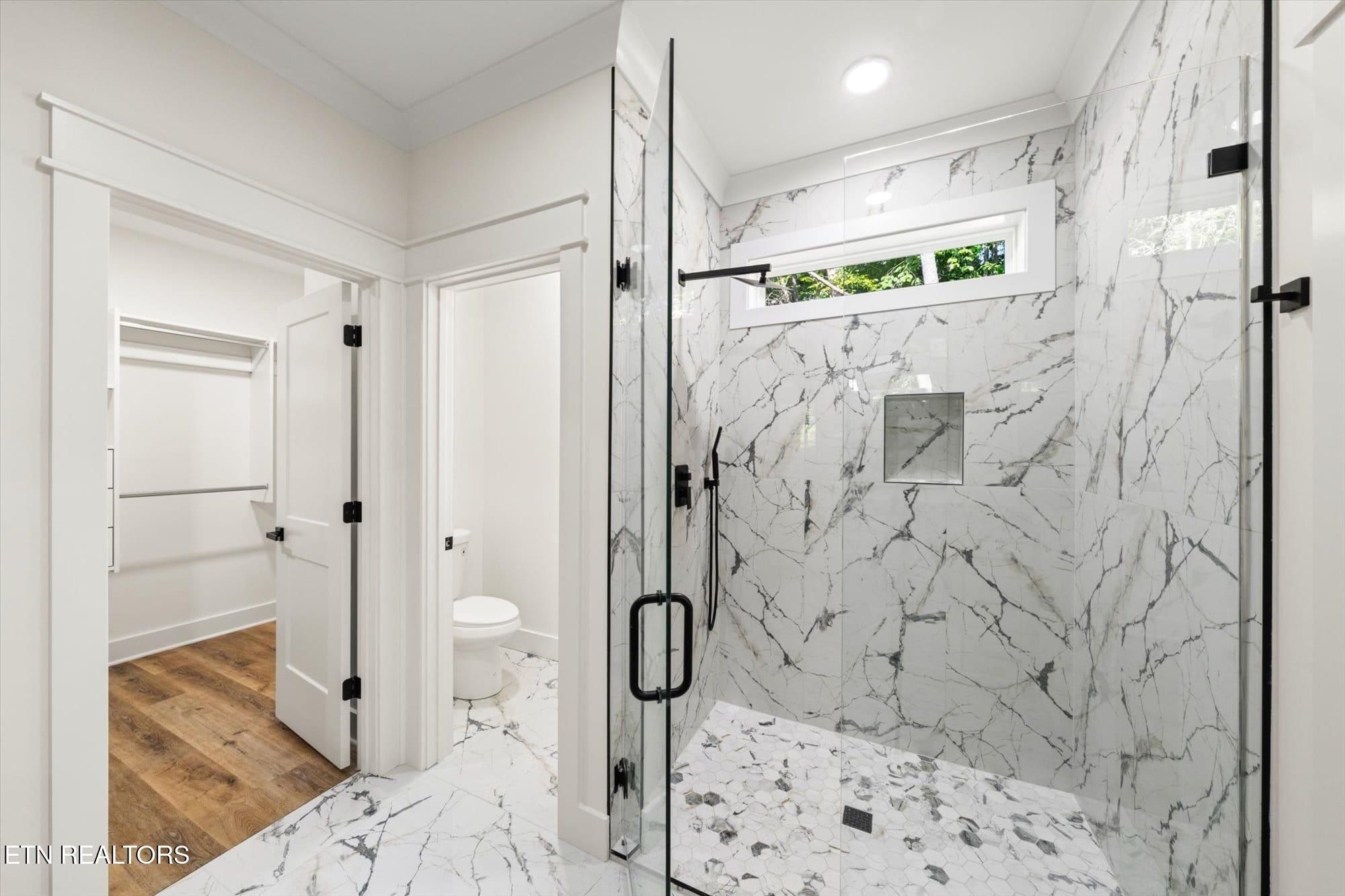 102 Oostagala Drive. Loudon, TN 37774