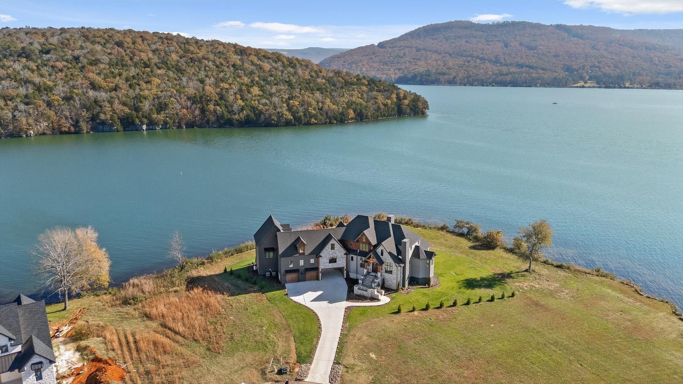 340 Edgewater Way. Jasper, TN 37347