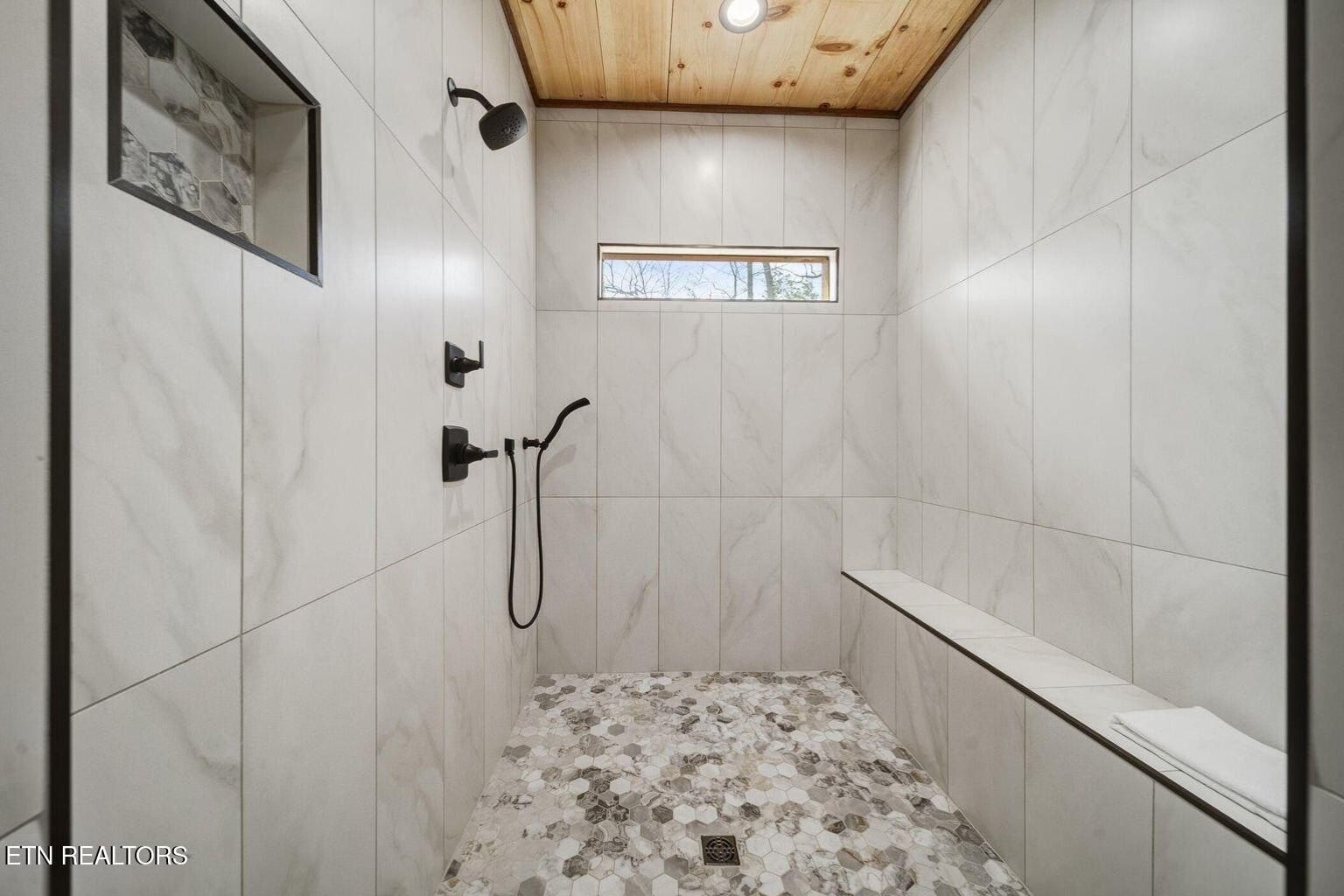 2459 Hawks Nest Way. Sevierville, TN 37862