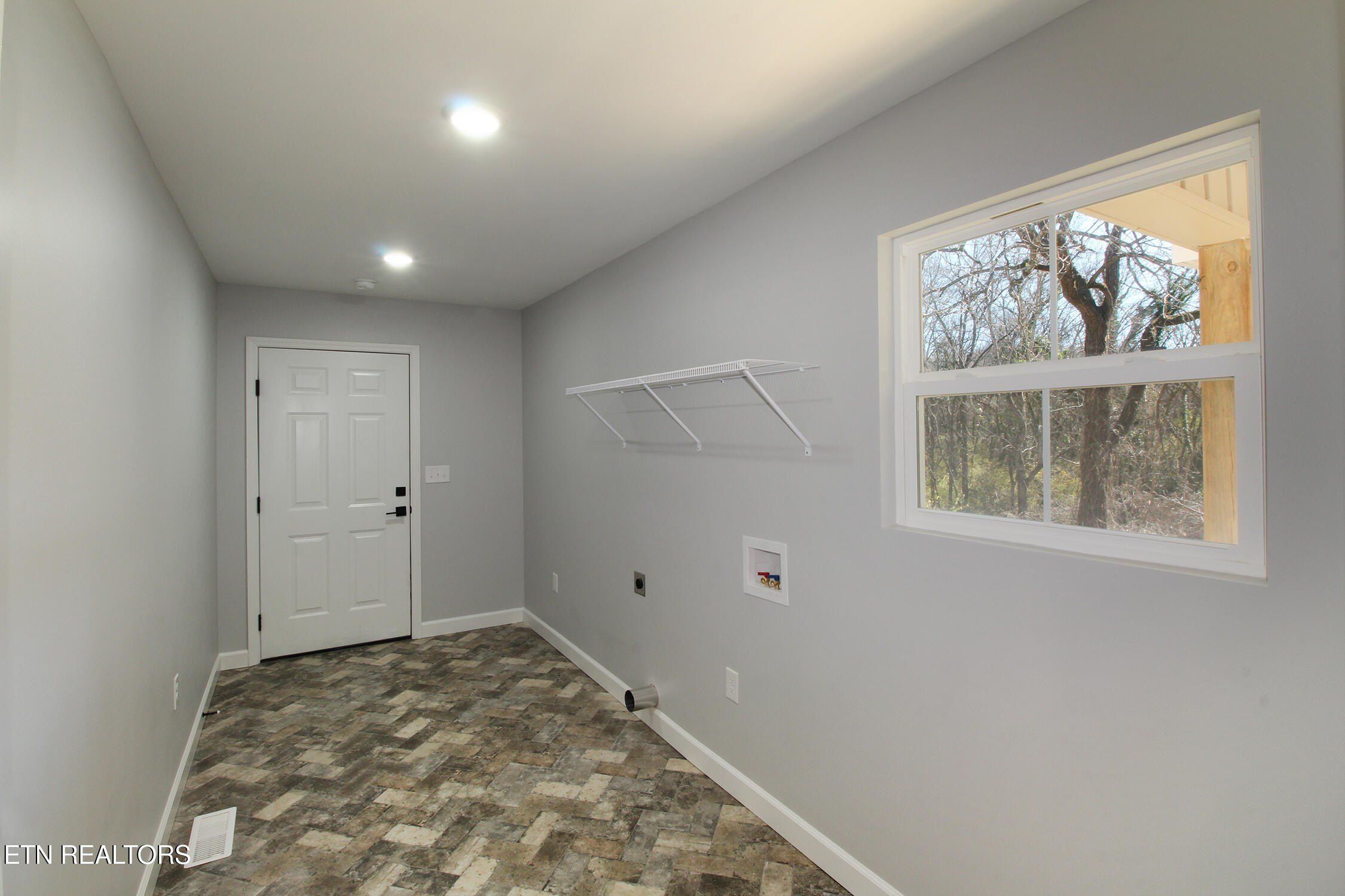 116 Longvale Drive. Knoxville, TN 37920