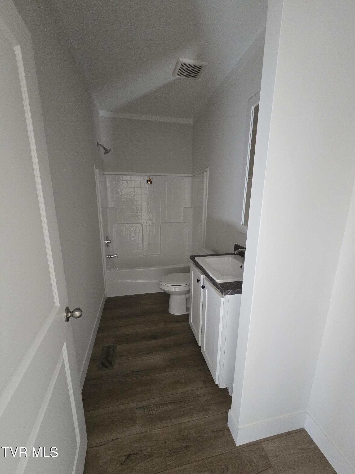 2208 Oak Street. Gray, TN 37615