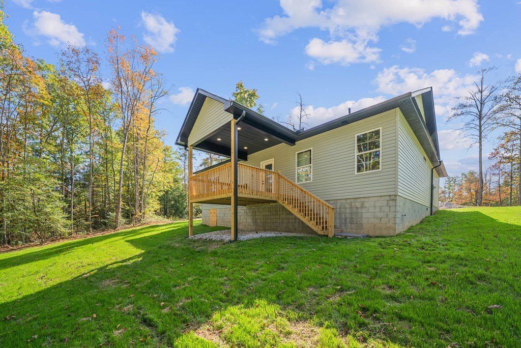 447 Ac 523 Ferry Bend Trail. Crossville, TN 38571