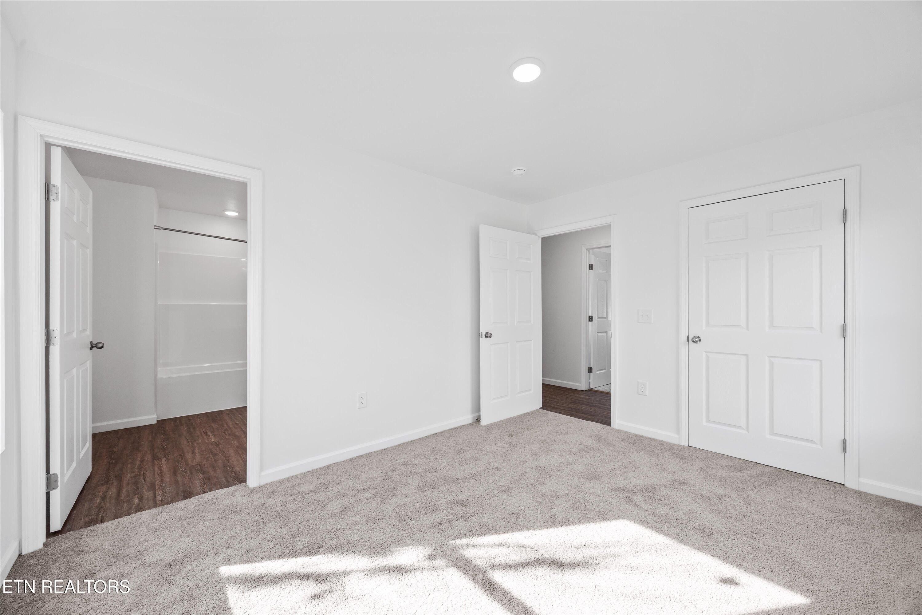 966 Anniversary Lane. Knoxville, TN 37914