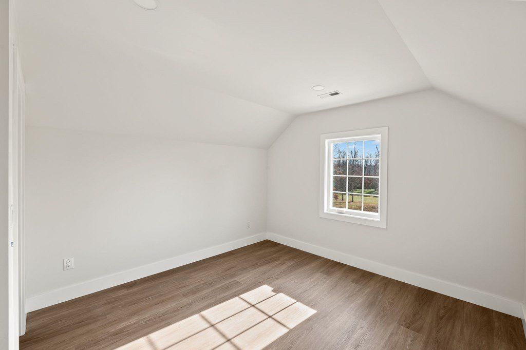 339 Heather Heights. Bradyville, TN 37026