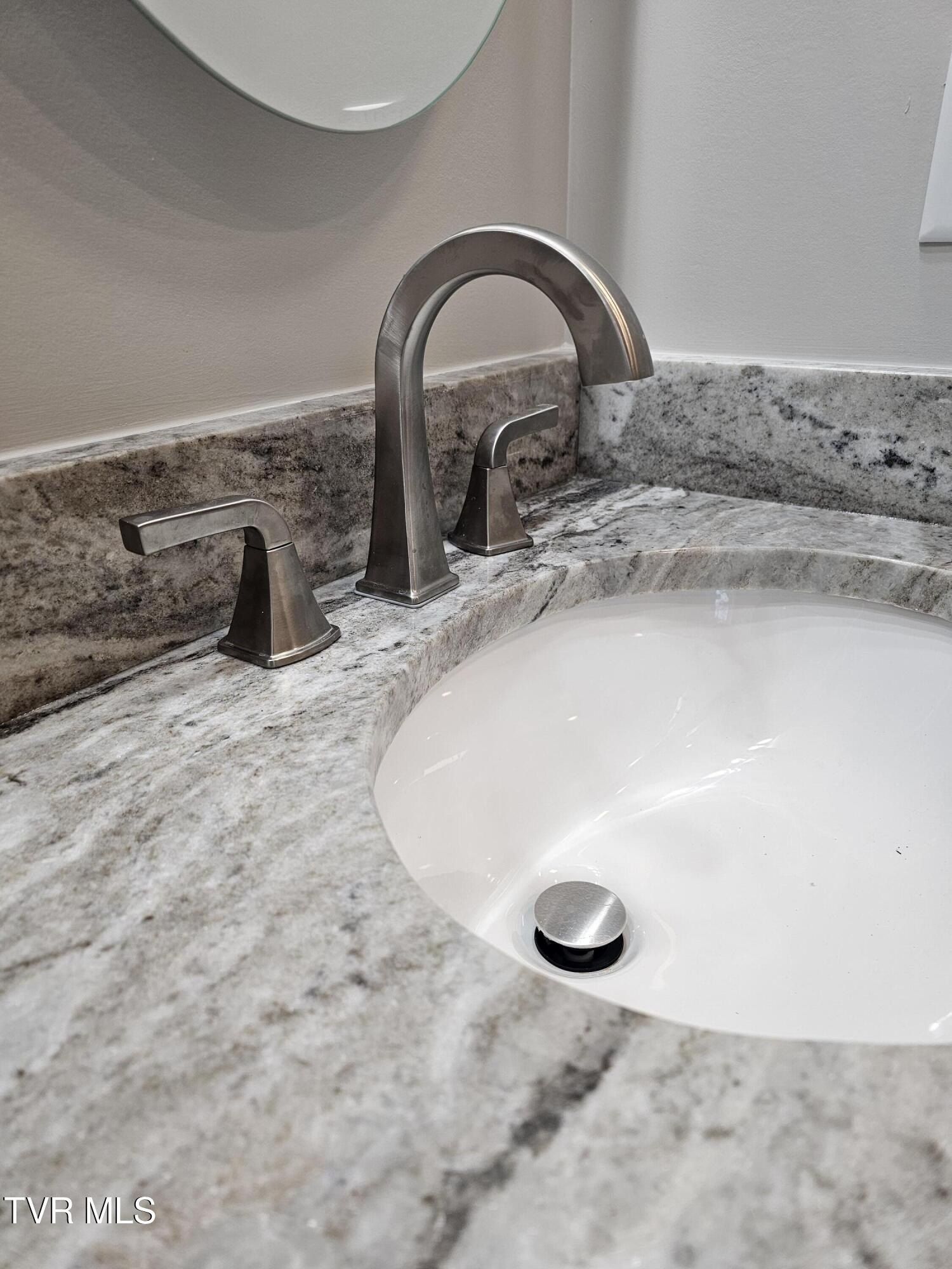 737 Pasture Ridge. Piney Flats, TN 37686