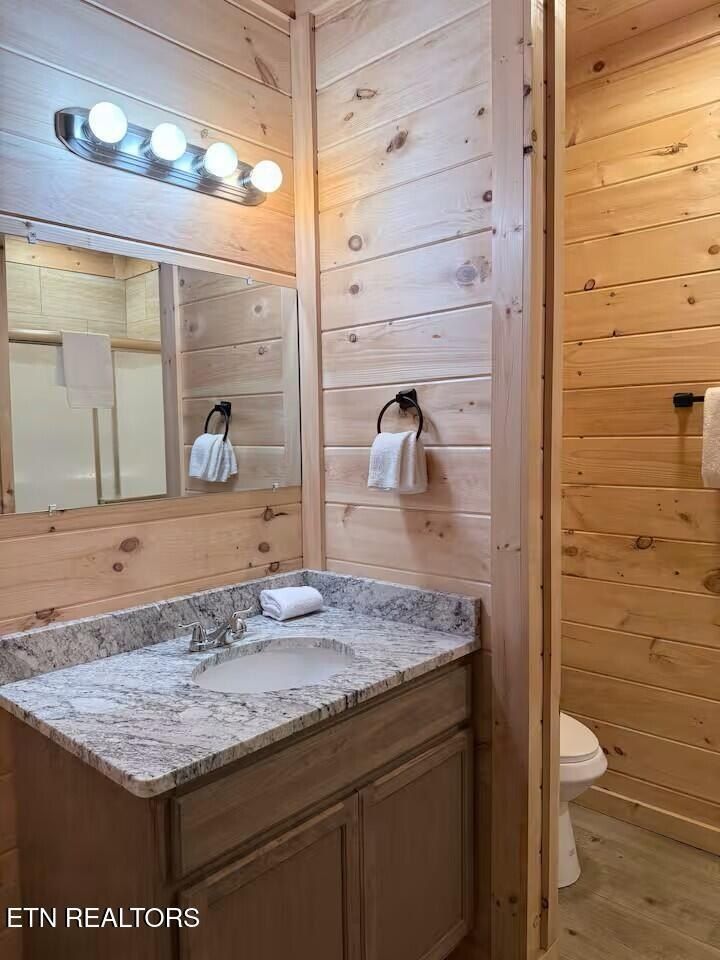 1642 Misty Hollow Way. Gatlinburg, TN 37738