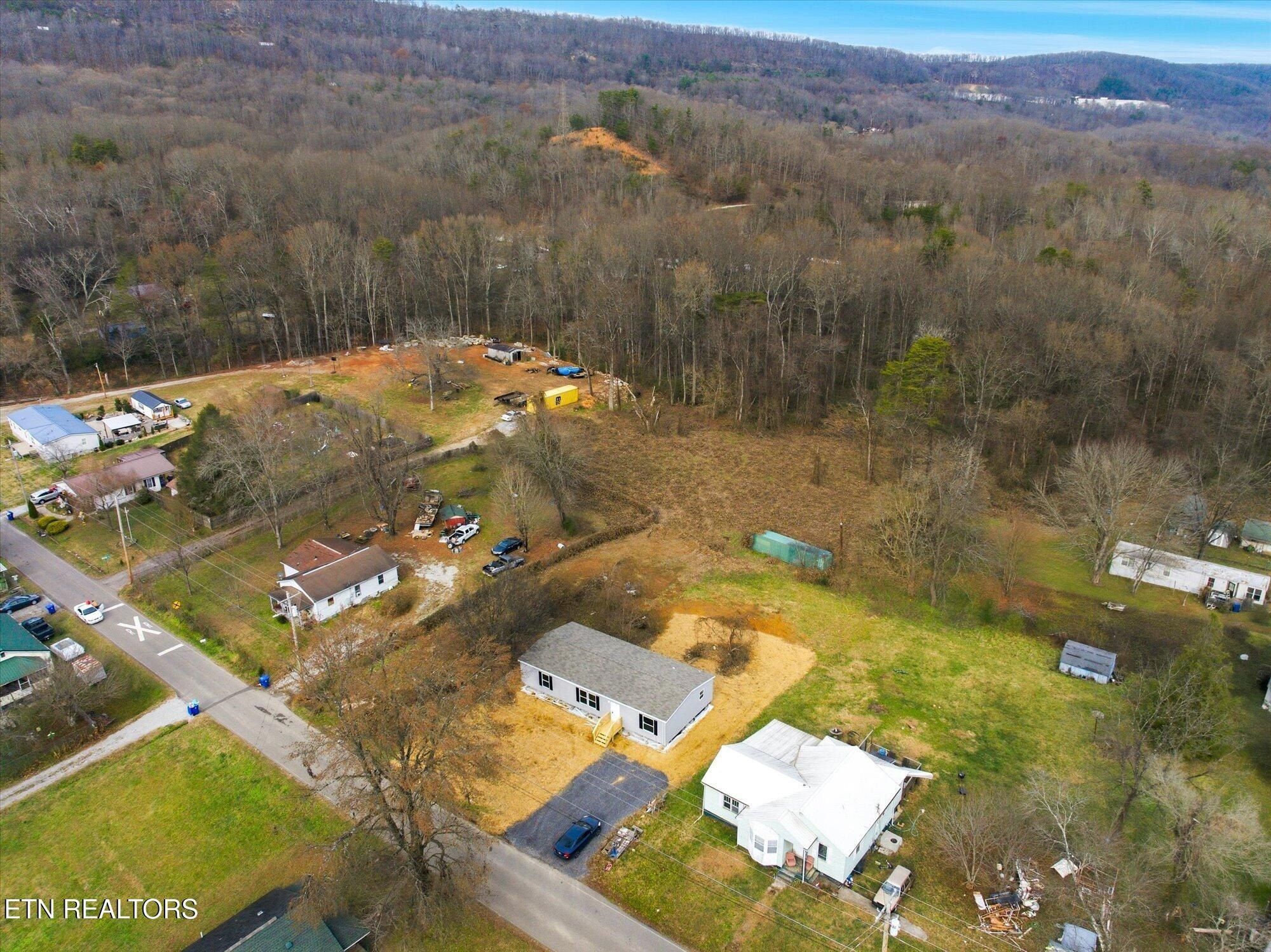 402 Tedder Street. Rockwood, TN 37854