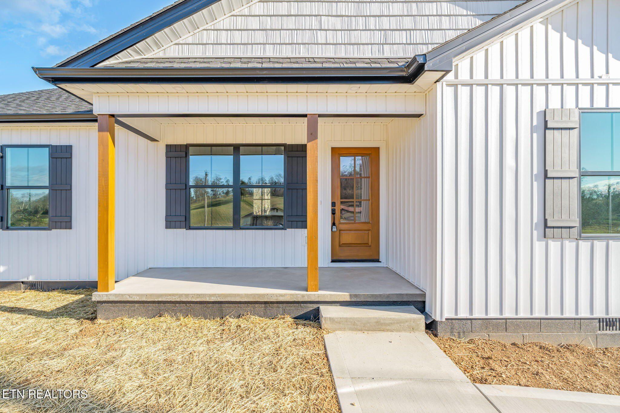 2660 Sharps Chapel Rd. Sharps Chapel, TN 37866