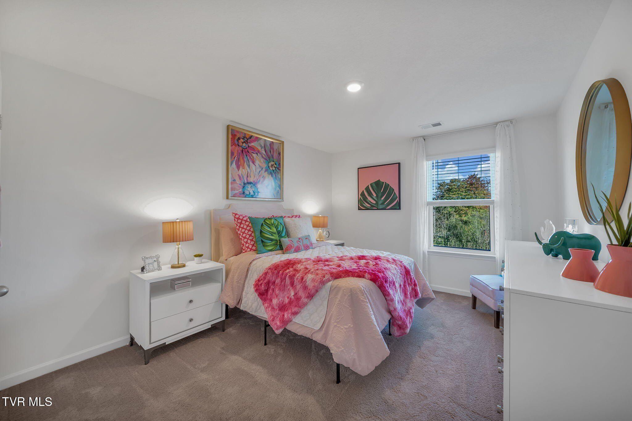 229 Artist Avenue. Johnson City, TN 37615