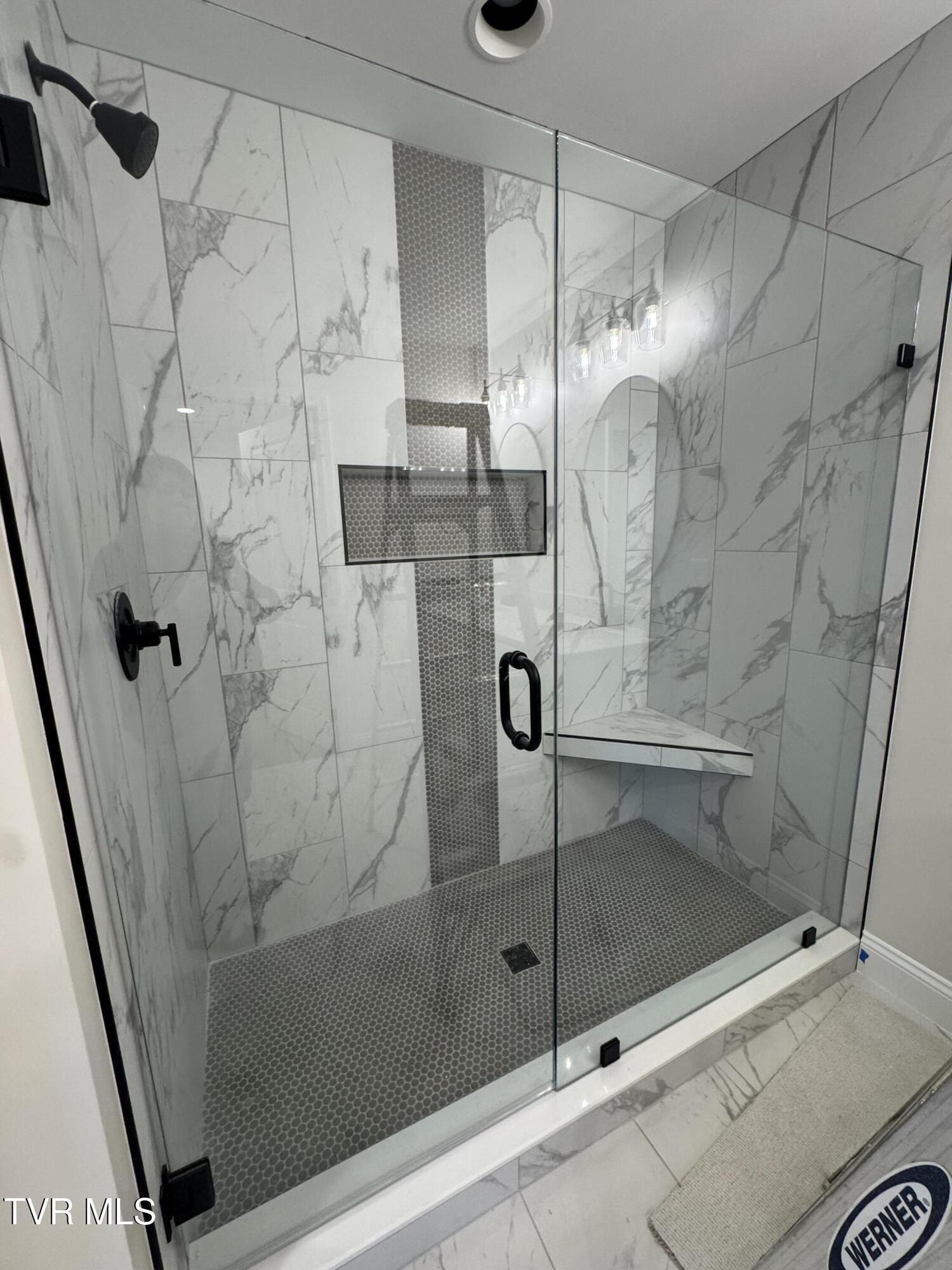 325 Tys Place. Kingsport, TN 37663