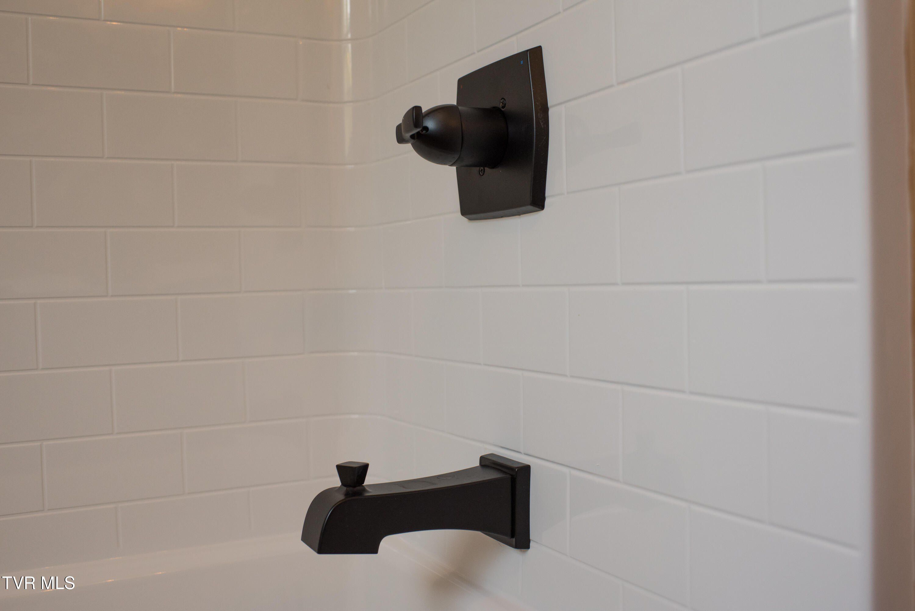 115 Red Tail Ridge. Greeneville, TN 37743