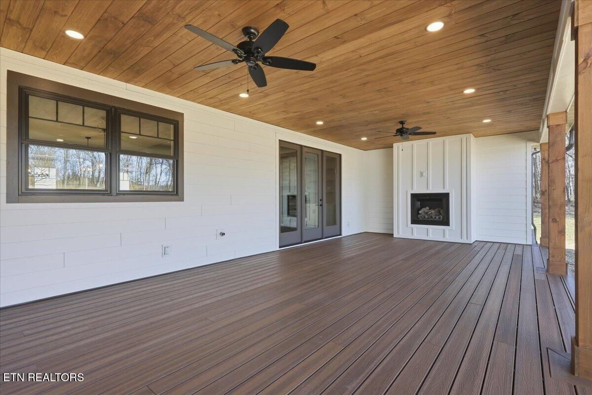 1241 Kellys View Drive. Greenback, TN 37742