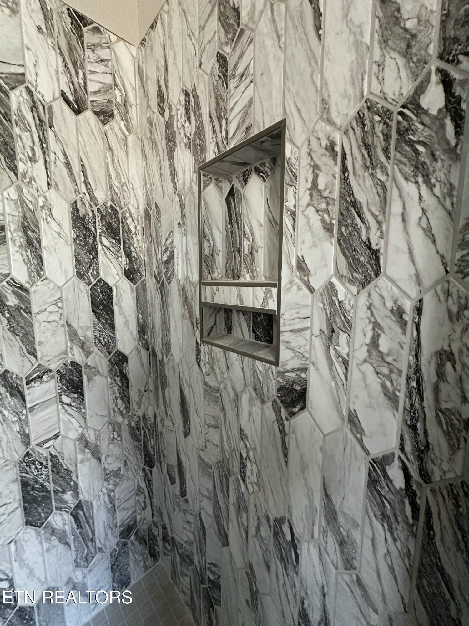 11947 Signal View Rd. Knoxville, TN 37932