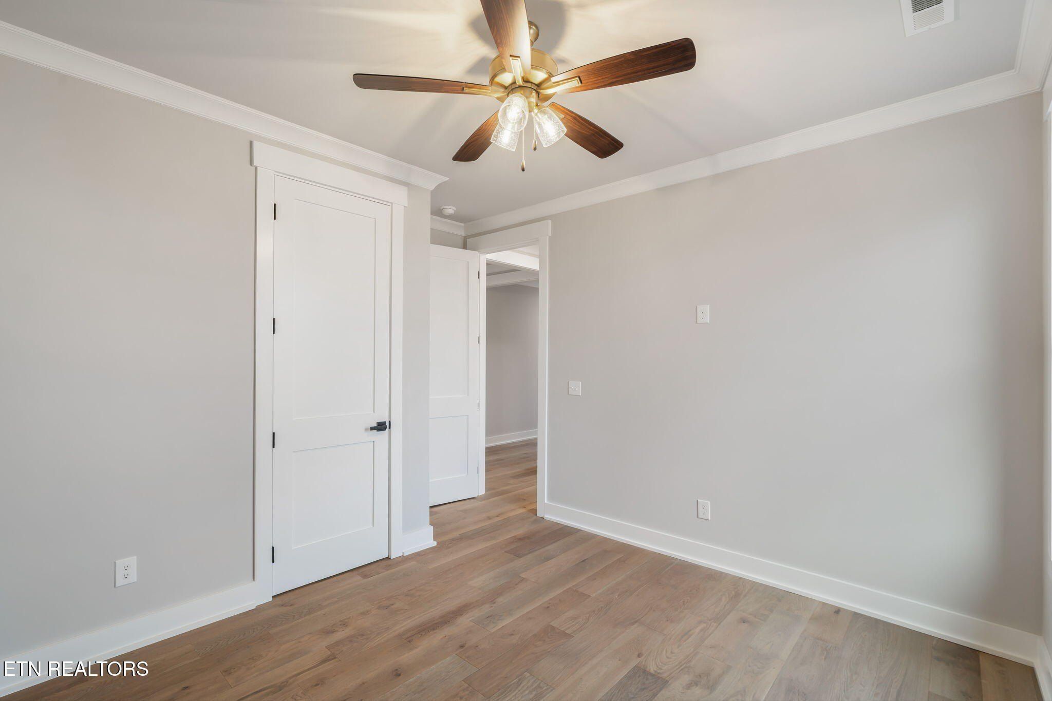 204 Goldcrest Drive. Vonore, TN 37885