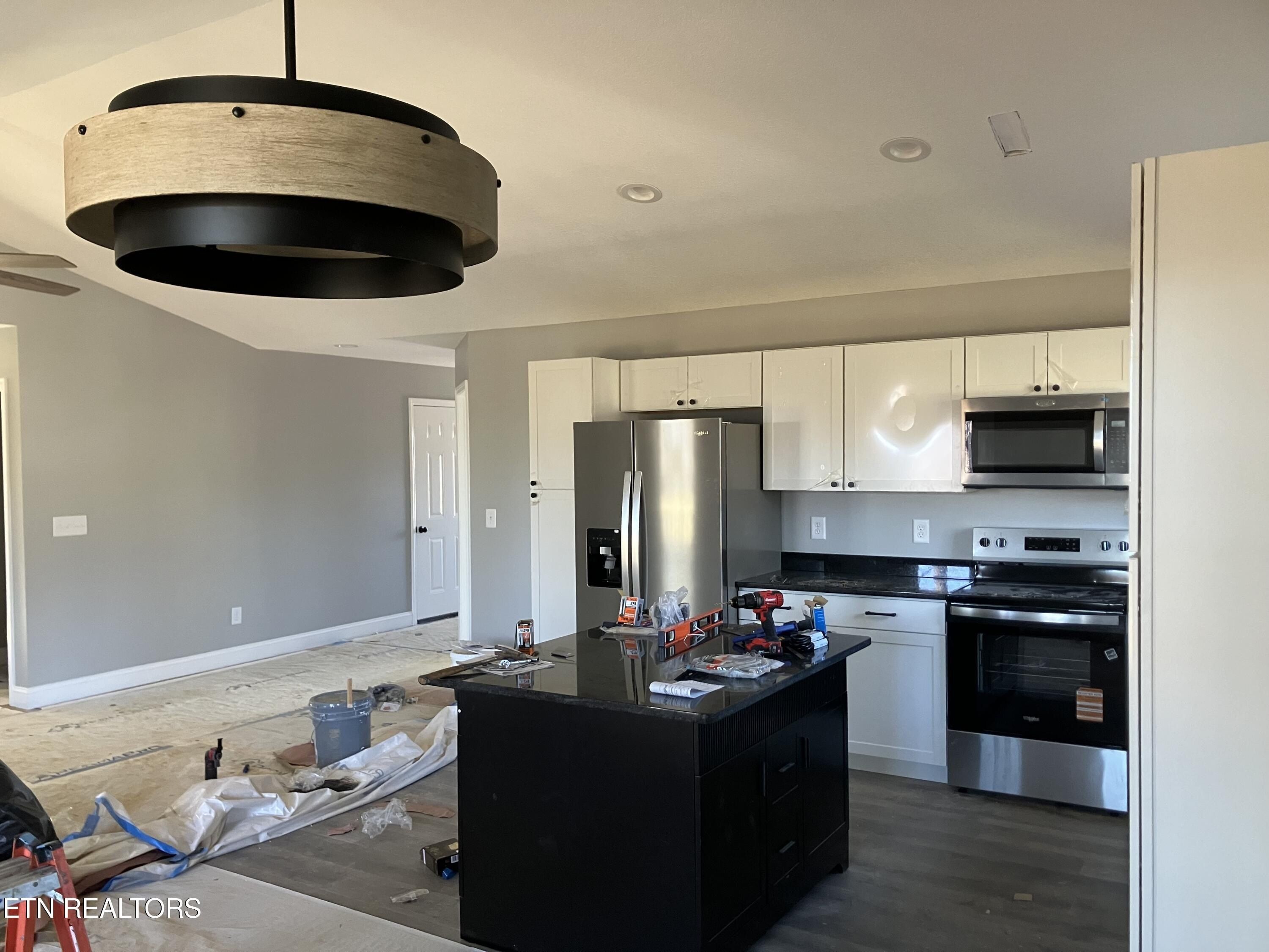 198 Signet Lane. Maynardville, TN 37807