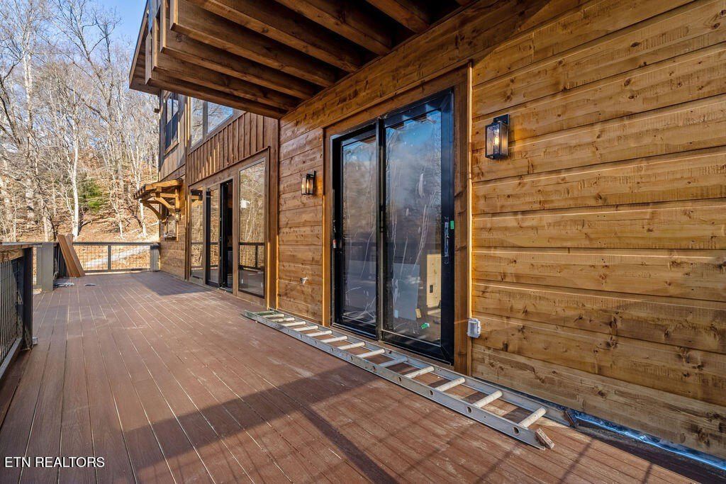 1880 Allen Way. Sevierville, TN 37862