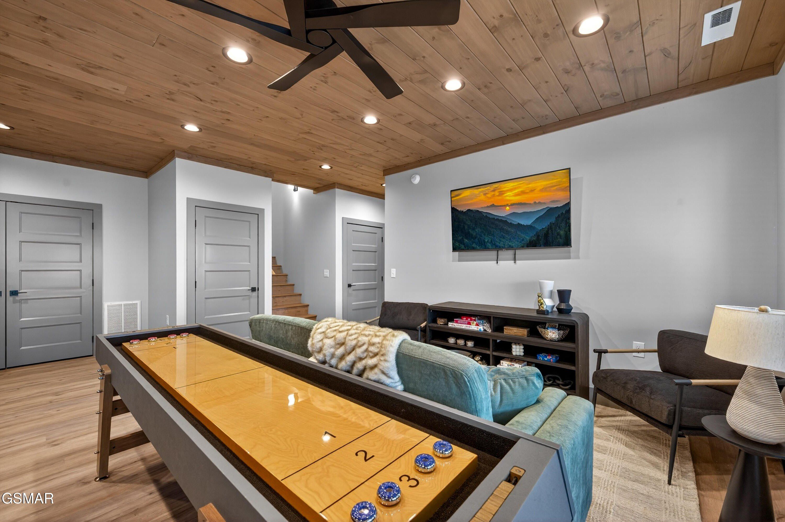 3756 Revetta Circle. Sevierville, TN 37862