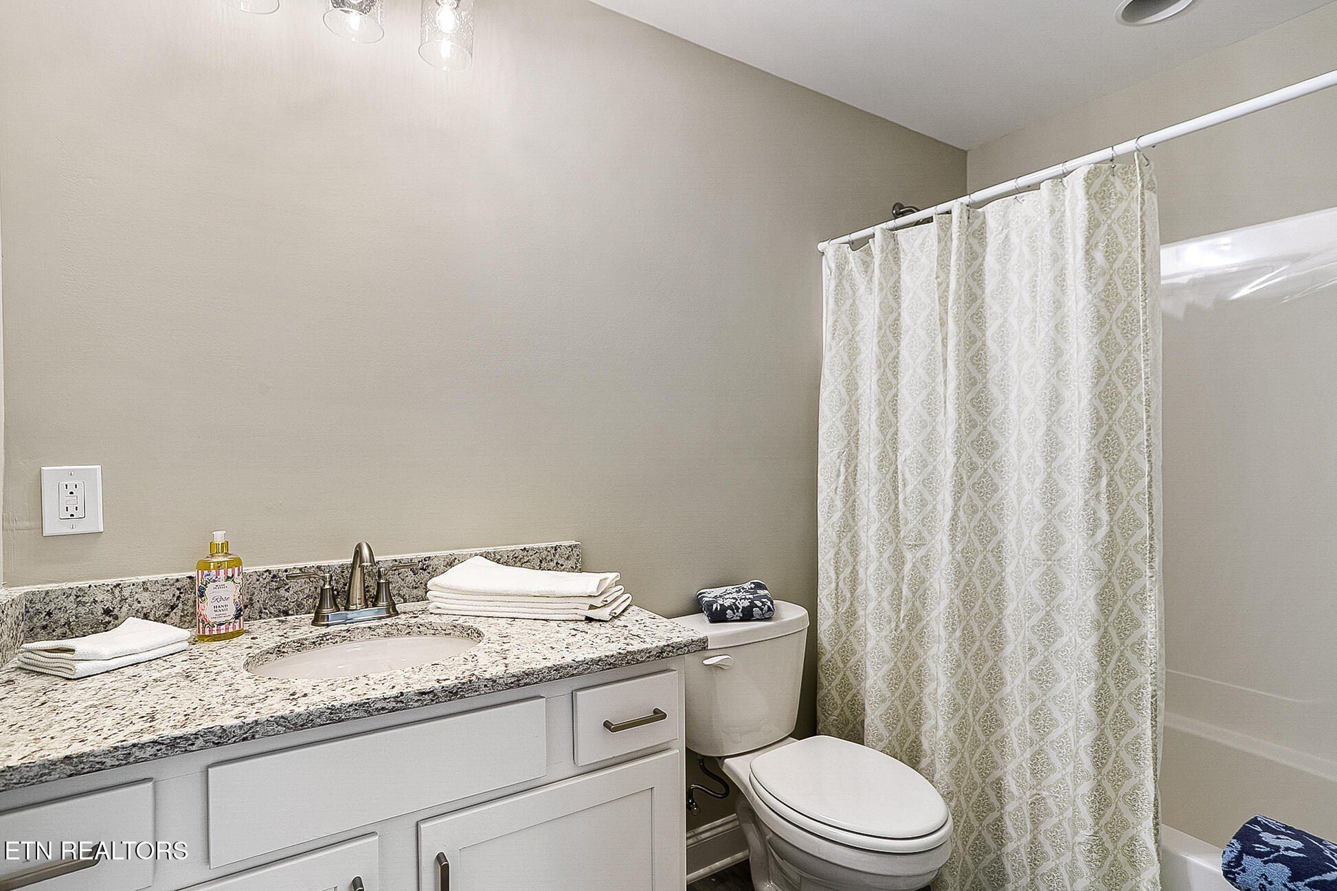 481 Broome Rd Unit 203. Knoxville, TN 37909