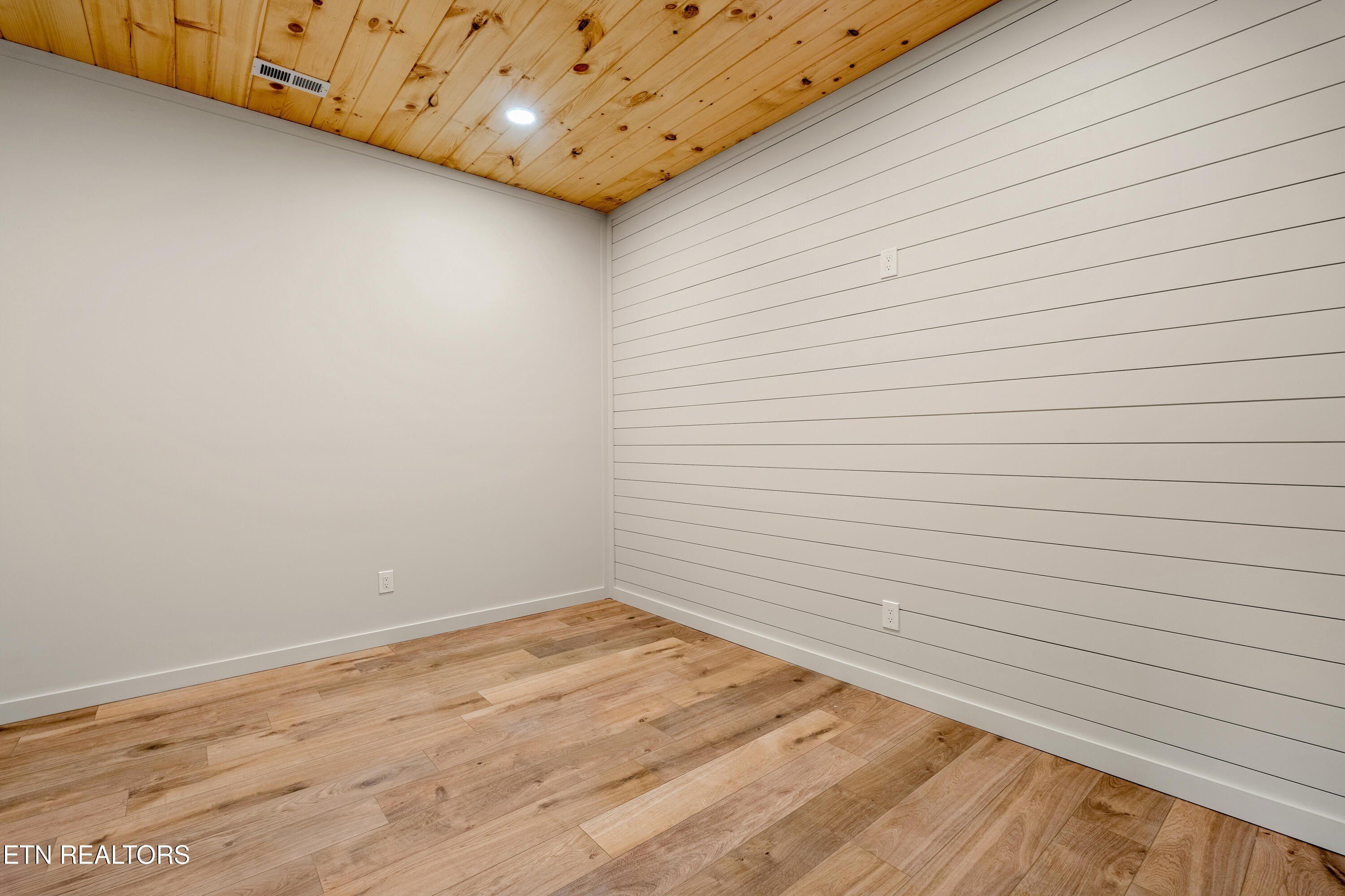 1863 Bluff Ridge Rd. Sevierville, TN 37876