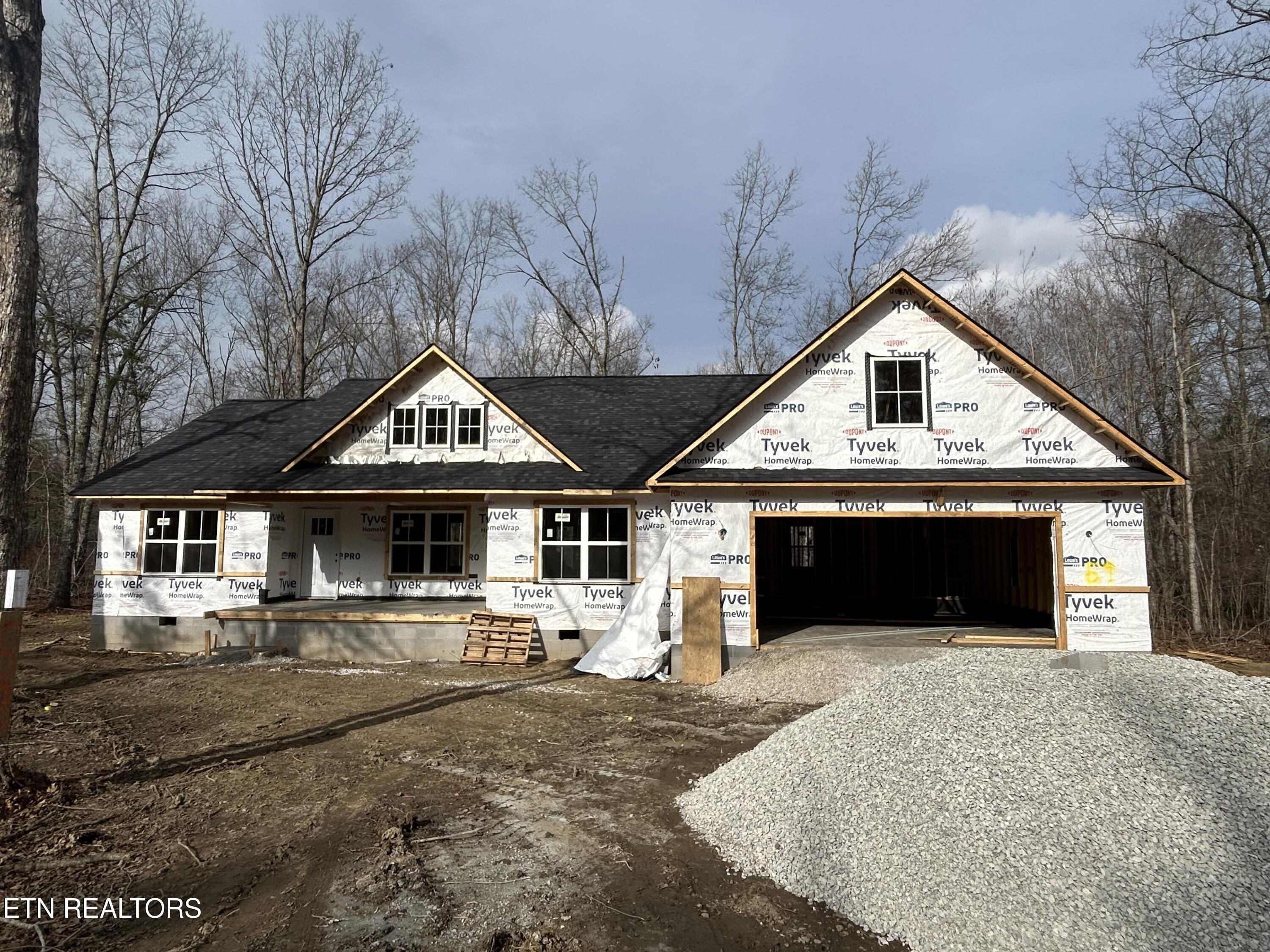 59 C C Rd. Monterey, TN 38574