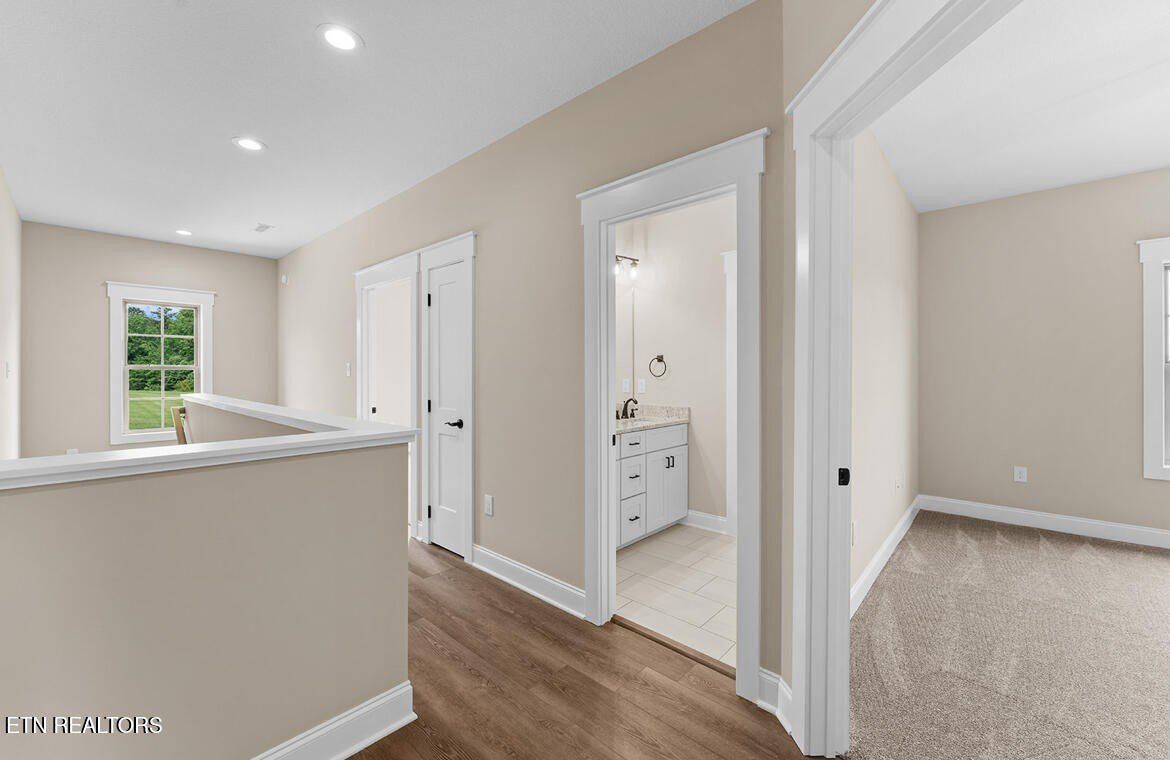 180 Hatteras Circle. Lenoir City, TN 37772