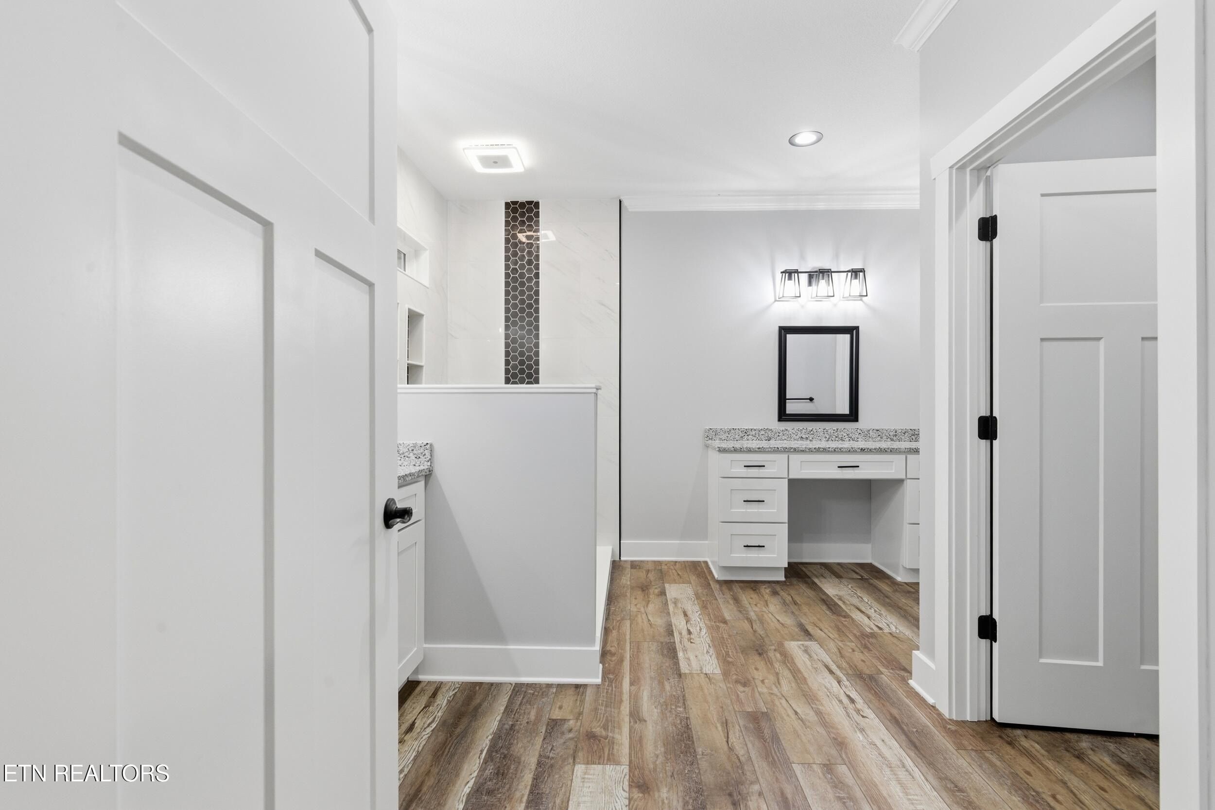 136 Magnolia Way. Madisonville, TN 37354