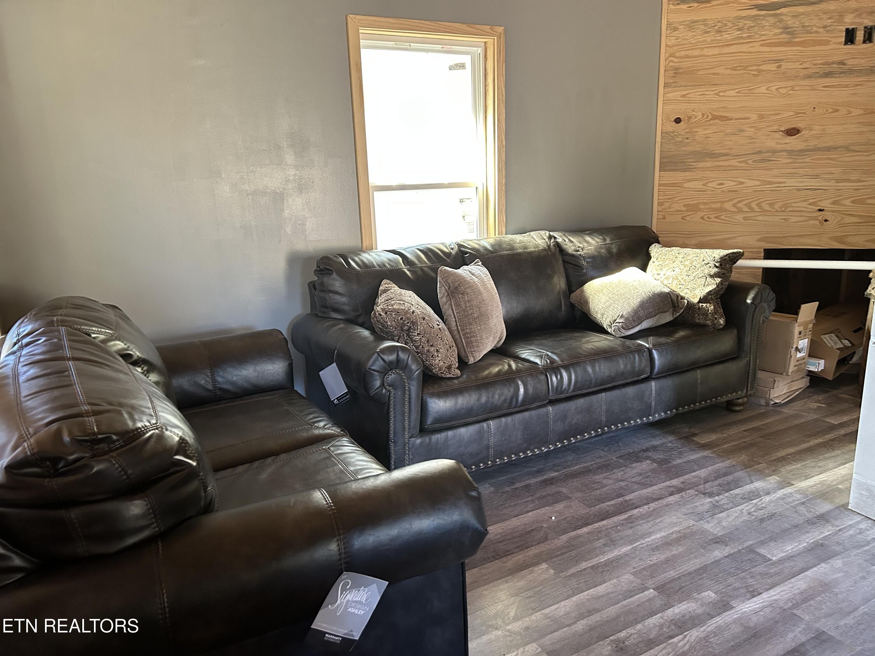 269 Mountain Mist Lane. Del Rio, TN 37727