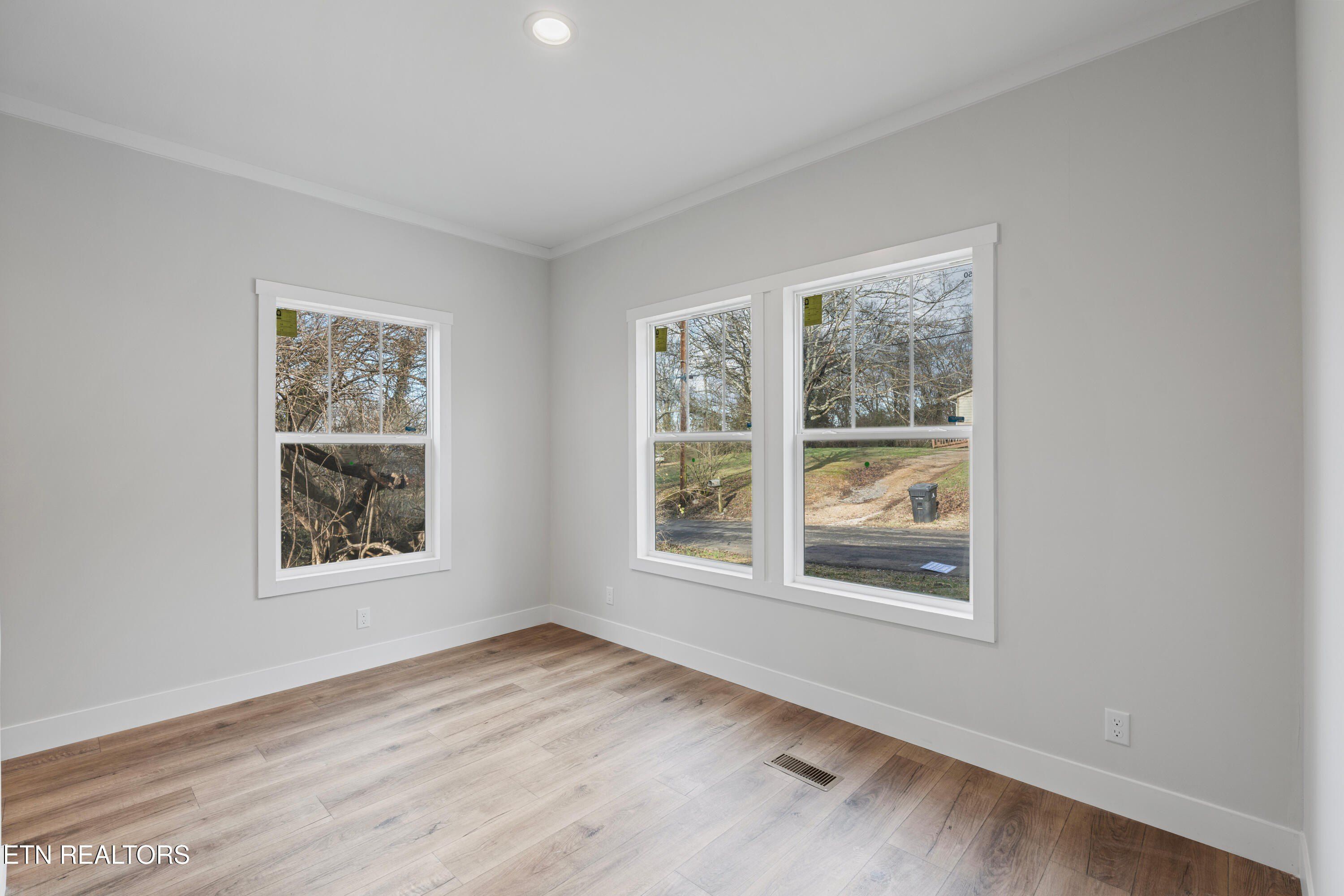 1020 Fuller Ave. Knoxville, TN 37915