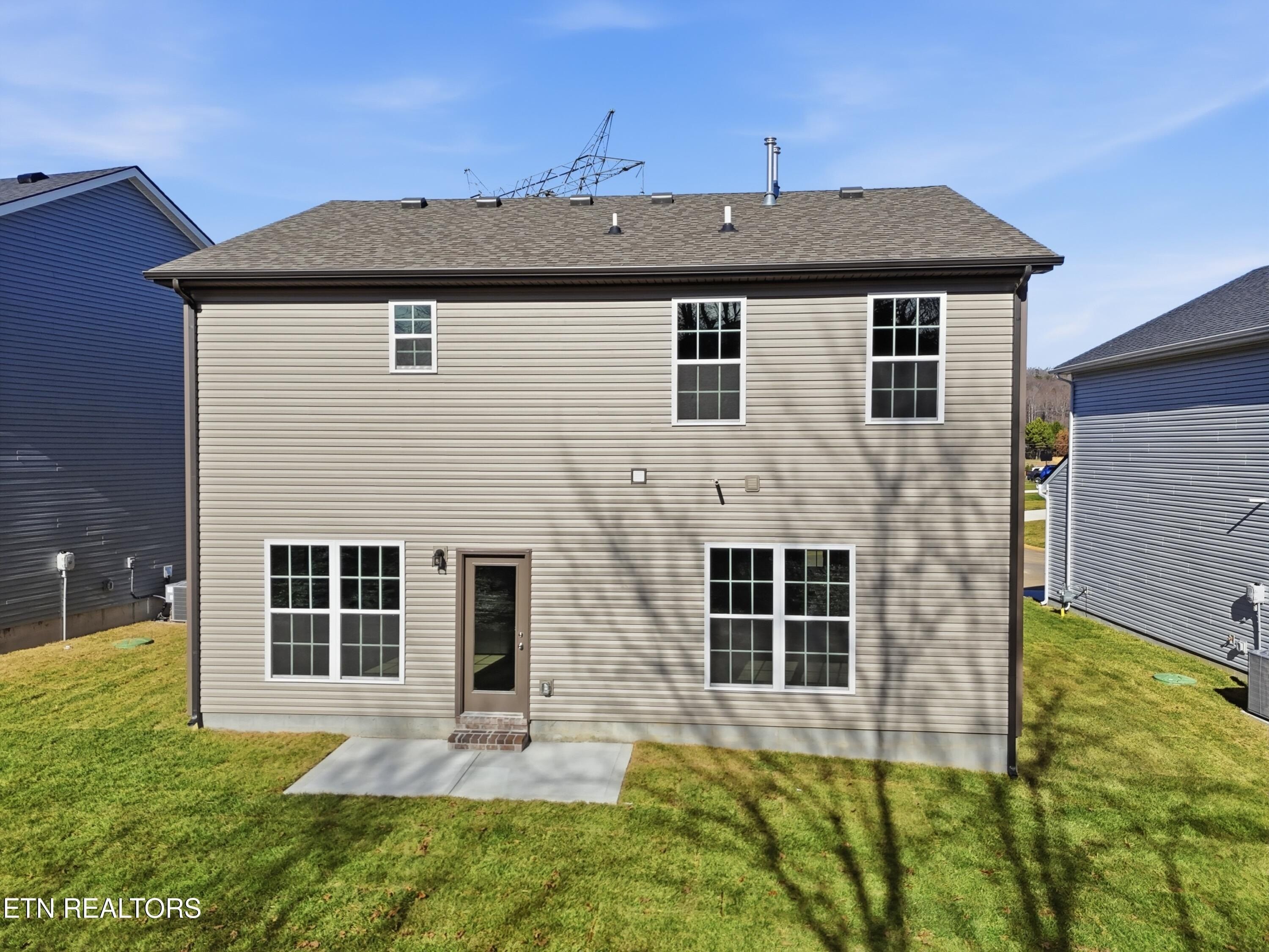 8902 Keenberg Lane. Knoxville, TN 37931