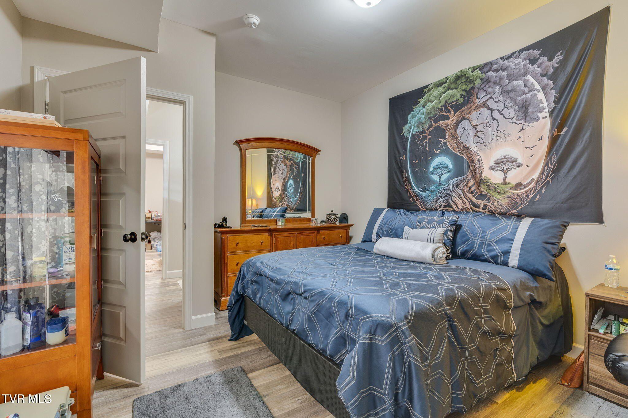 1039 Traders Walk. Johnson City, TN 37601