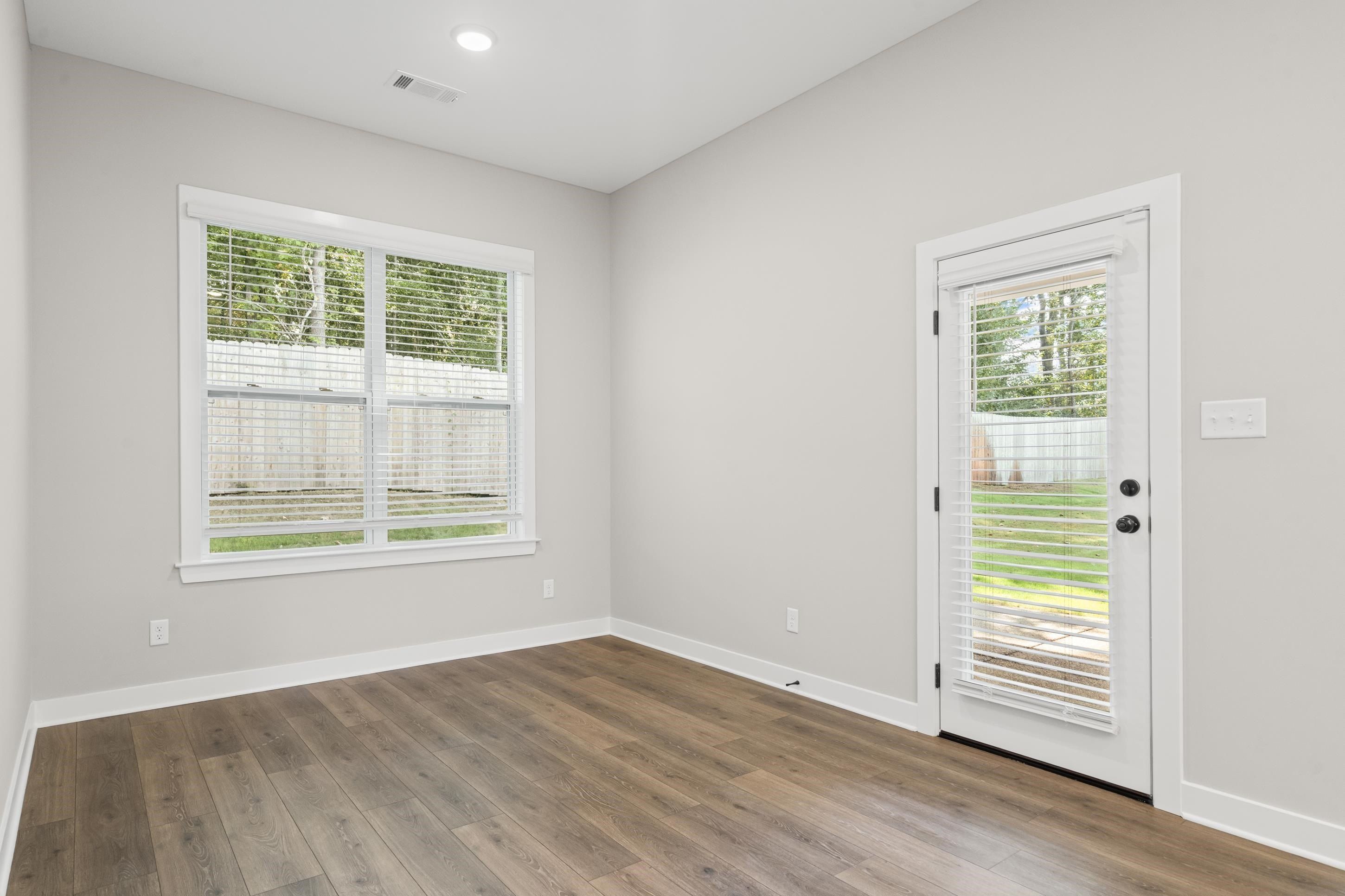 9943 Kemrock. Cordova, TN 38018