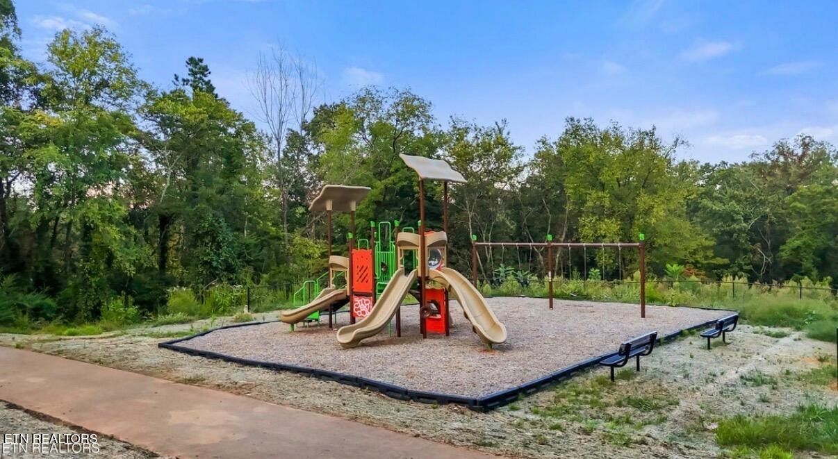 1617 Bennett Village Drive. Maryville, TN 37804