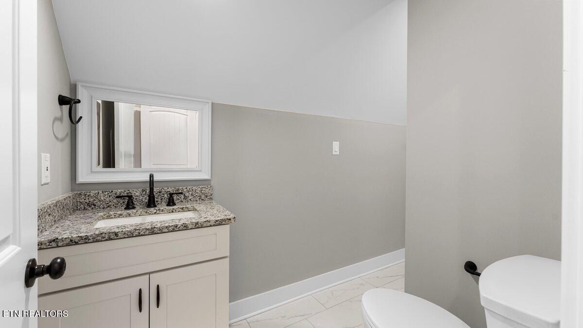 1014 Herbert Drive. Greenback, TN 37742