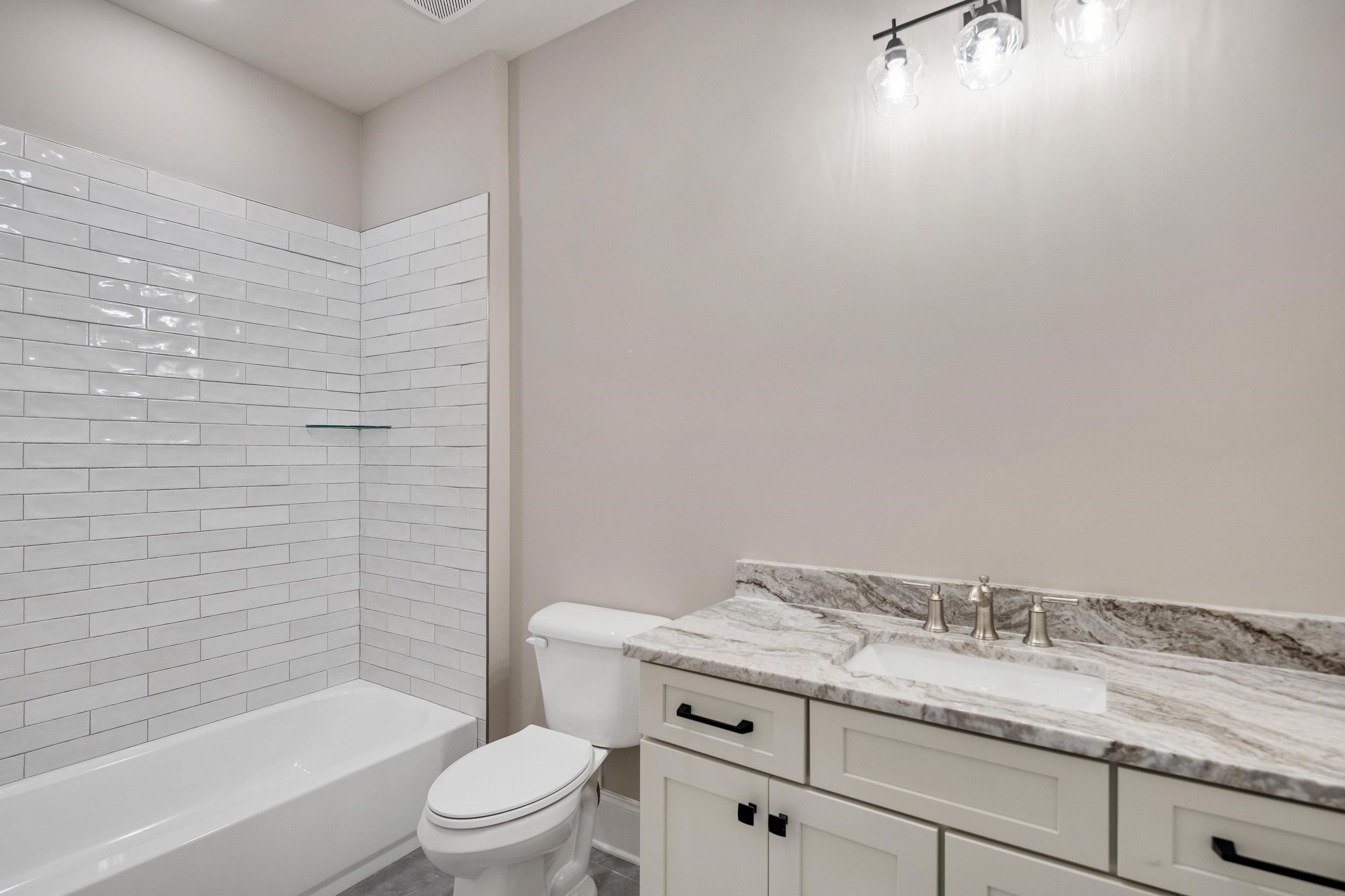 2120 N Greenbrier Lakes. Piperton, TN 38017