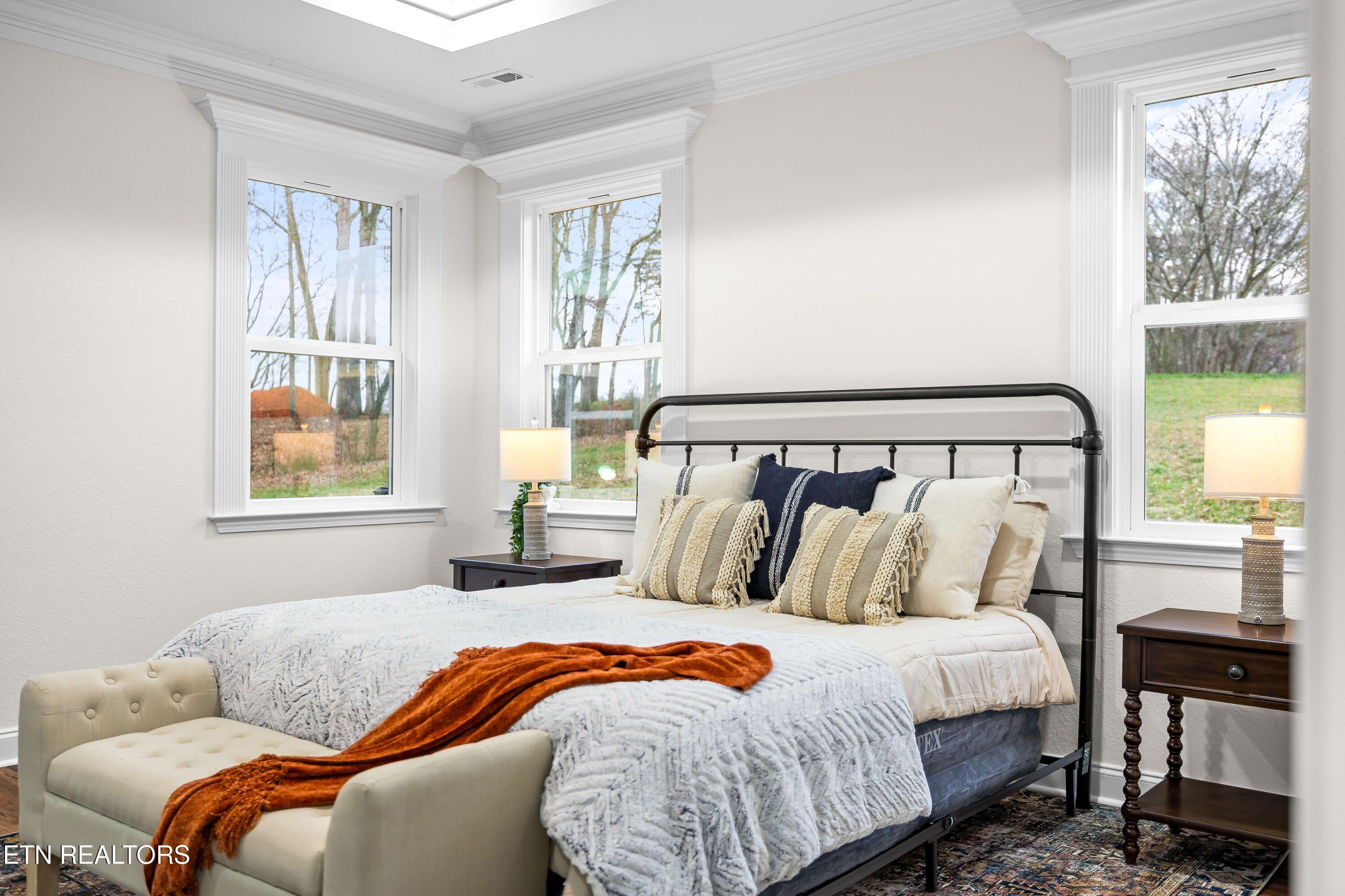 5812 Caswell Drive. Greenback, TN 37742