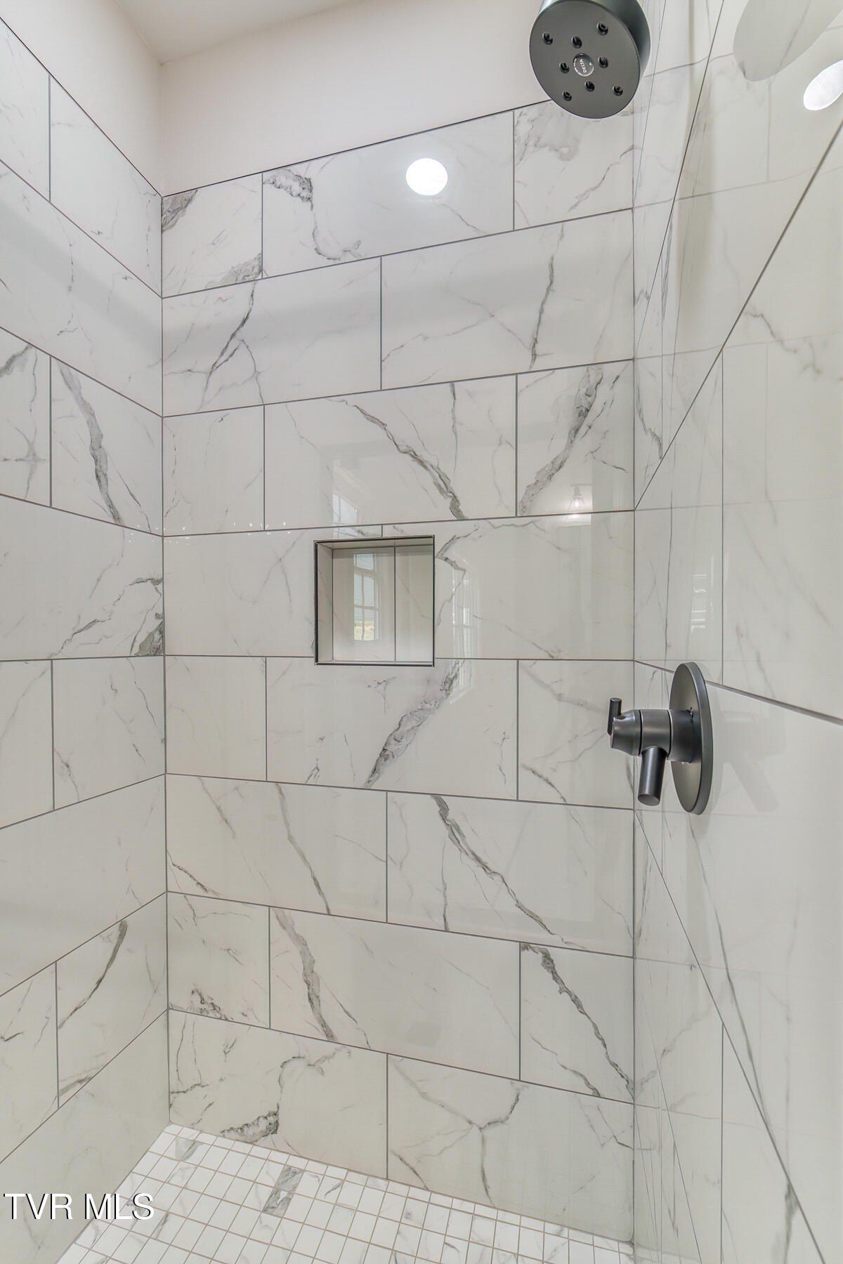 79 Slonaker Circle. Jonesborough, TN 37659