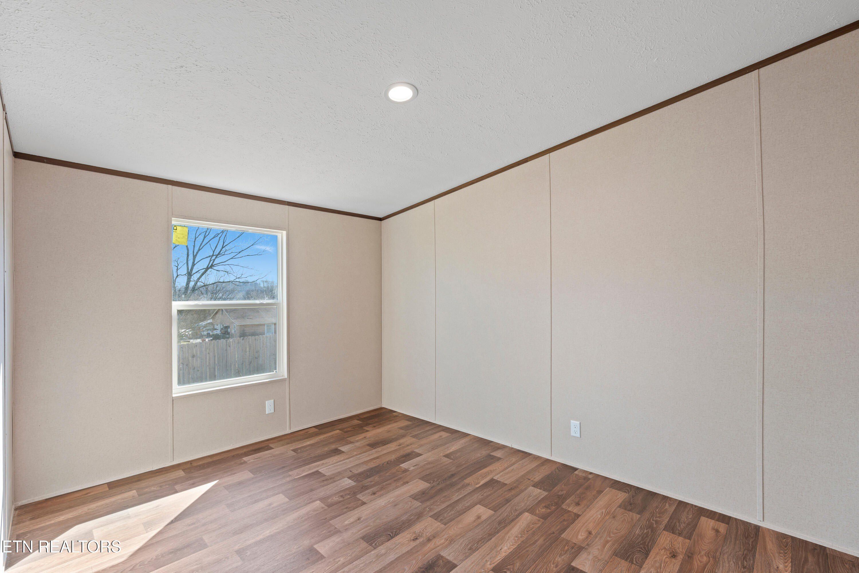 911 Summer St. Loudon, TN 37774