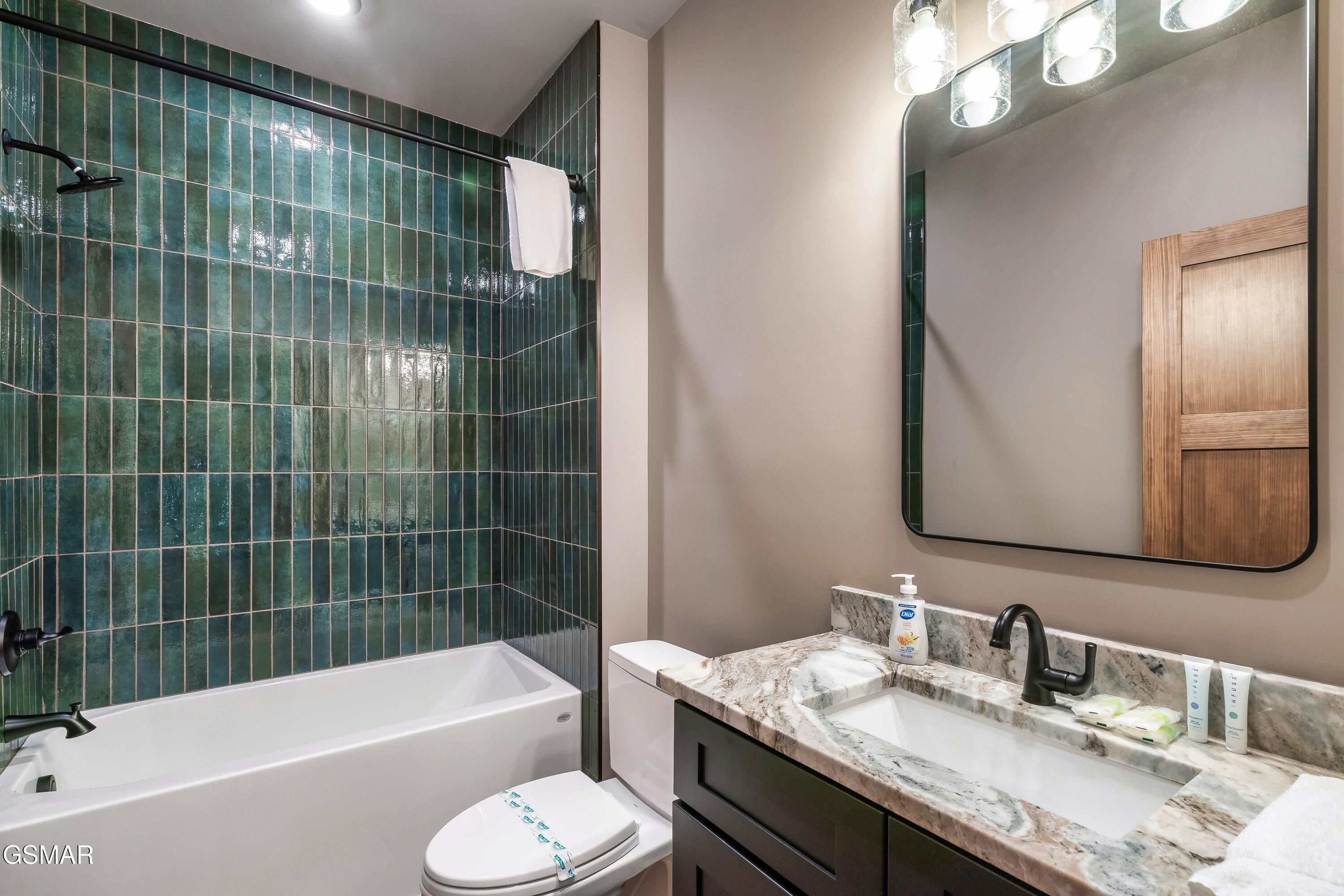 514 New Venture Way. Sevierville, TN 37876