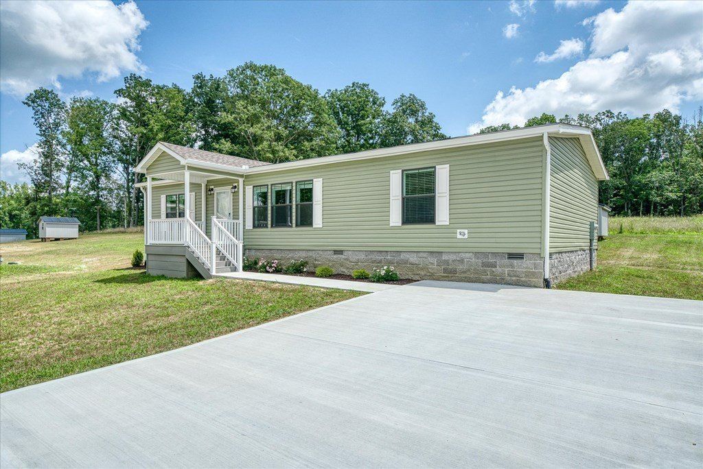 1720 Anna Maria Lane. Cookeville, TN 38501