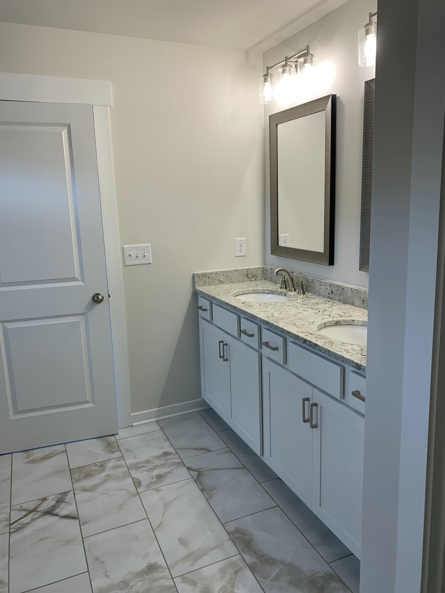 9139 Glimmer Lane. Ooltewah, TN 37363