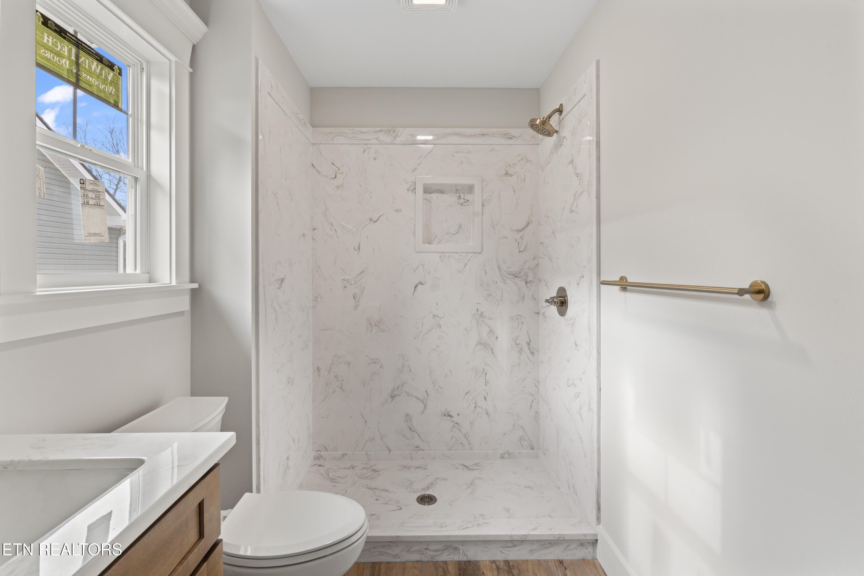 749 Maple Grove St. Maryville, TN 37801