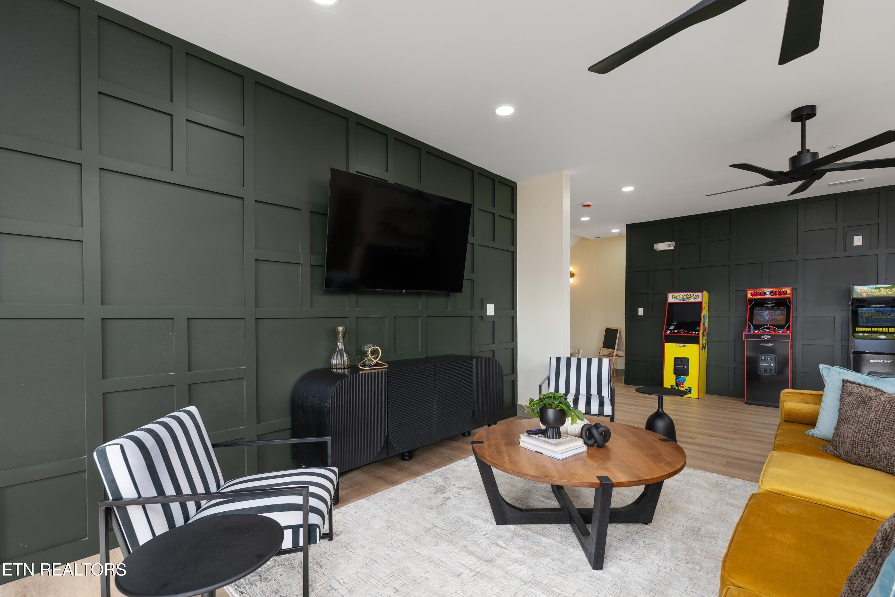 2349 Bluff Mountain Rd. Sevierville, TN 37876