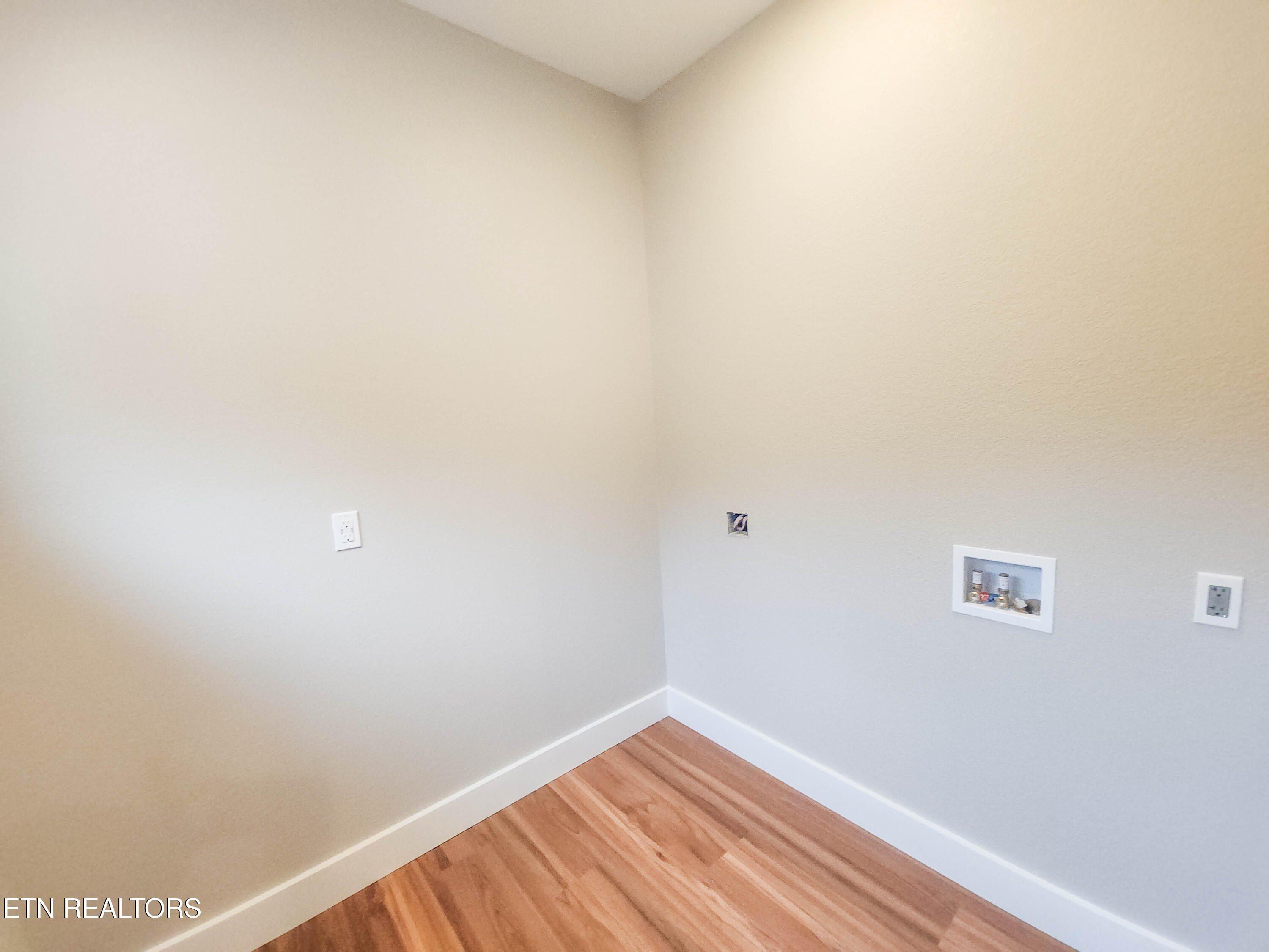 130 Middle Glen Rd. Maynardville, TN 37807